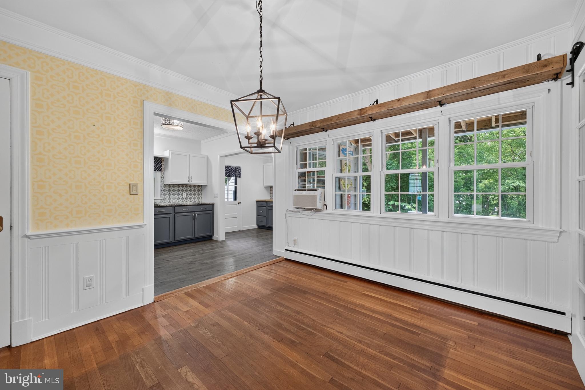 CENTREVILLE HEIGHTS - Residential