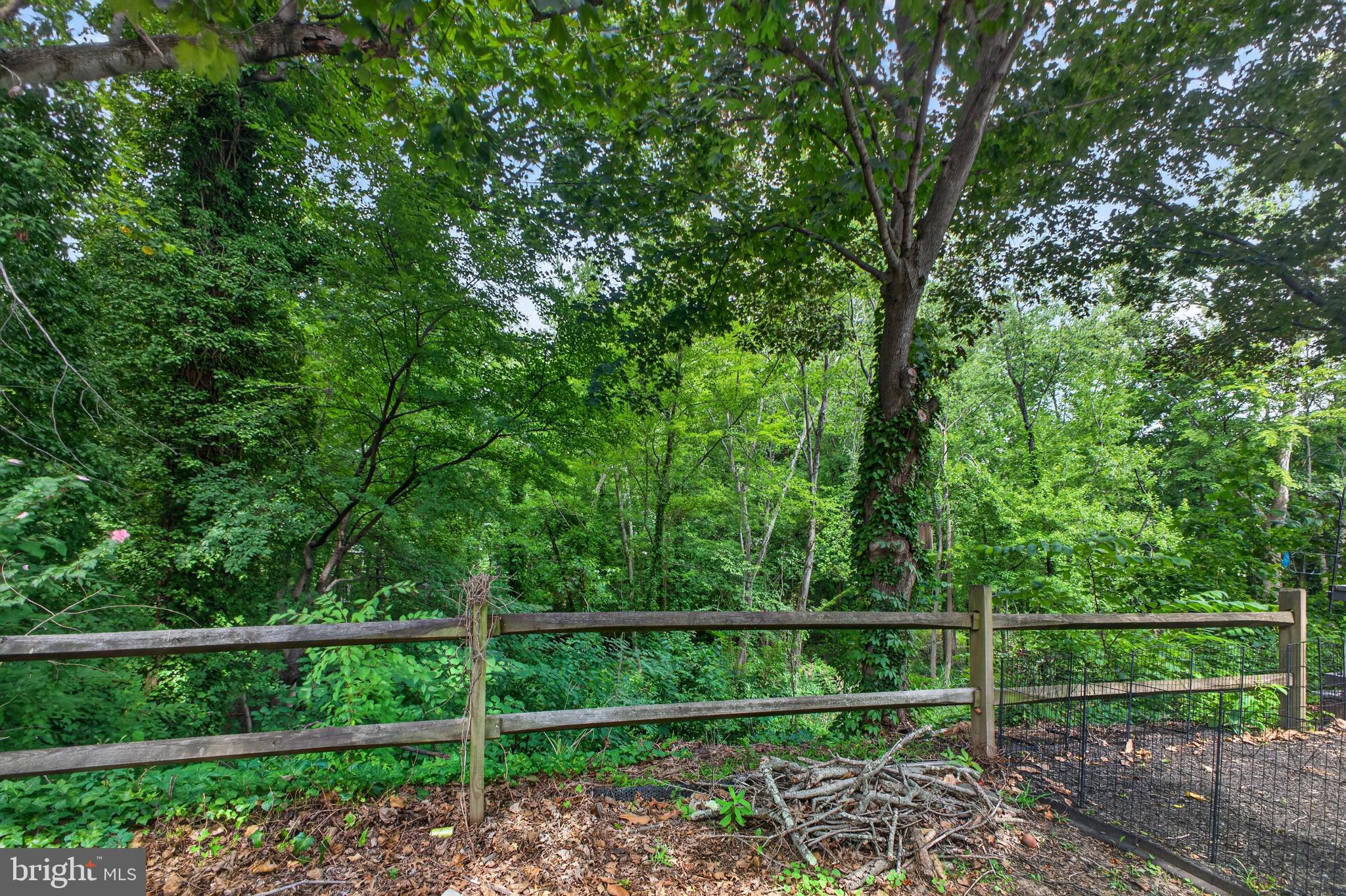 CENTREVILLE HEIGHTS - Residential