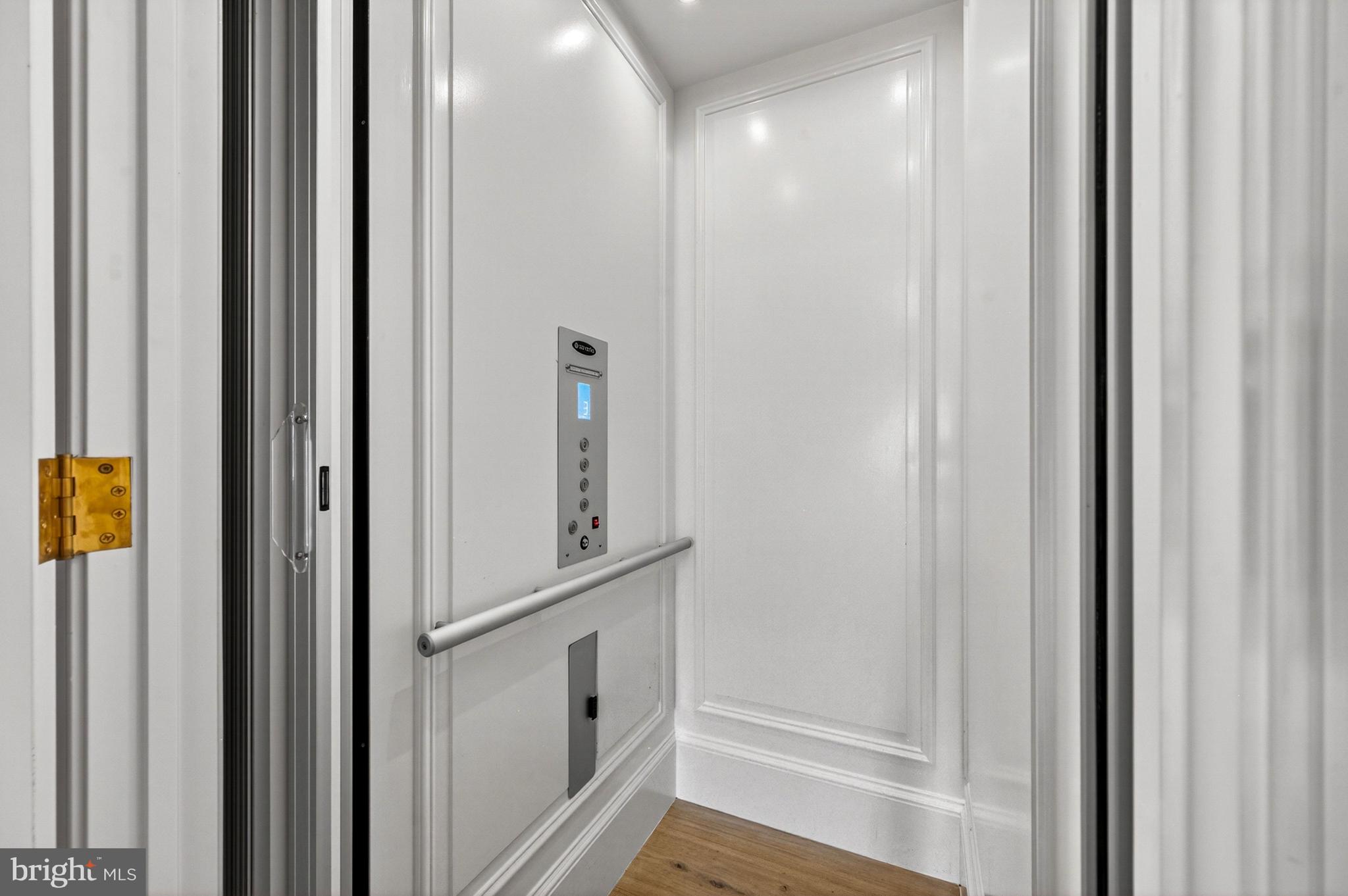 PHILLIPS PARK - Residential