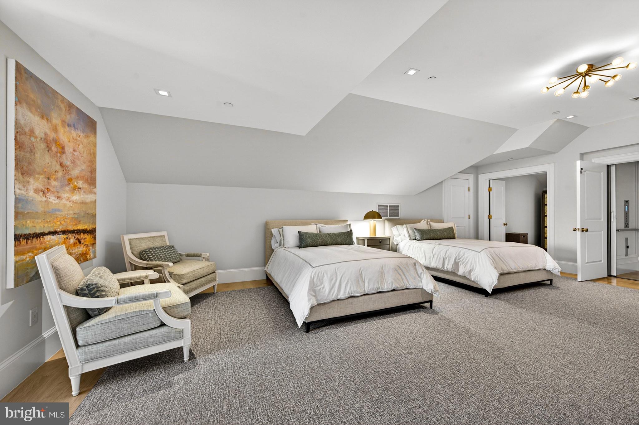 PHILLIPS PARK - Residential