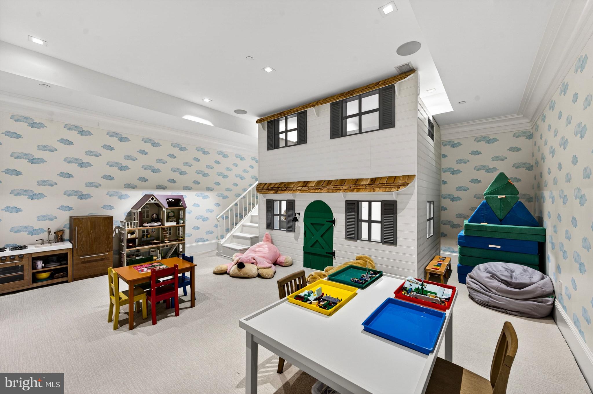 PHILLIPS PARK - Residential