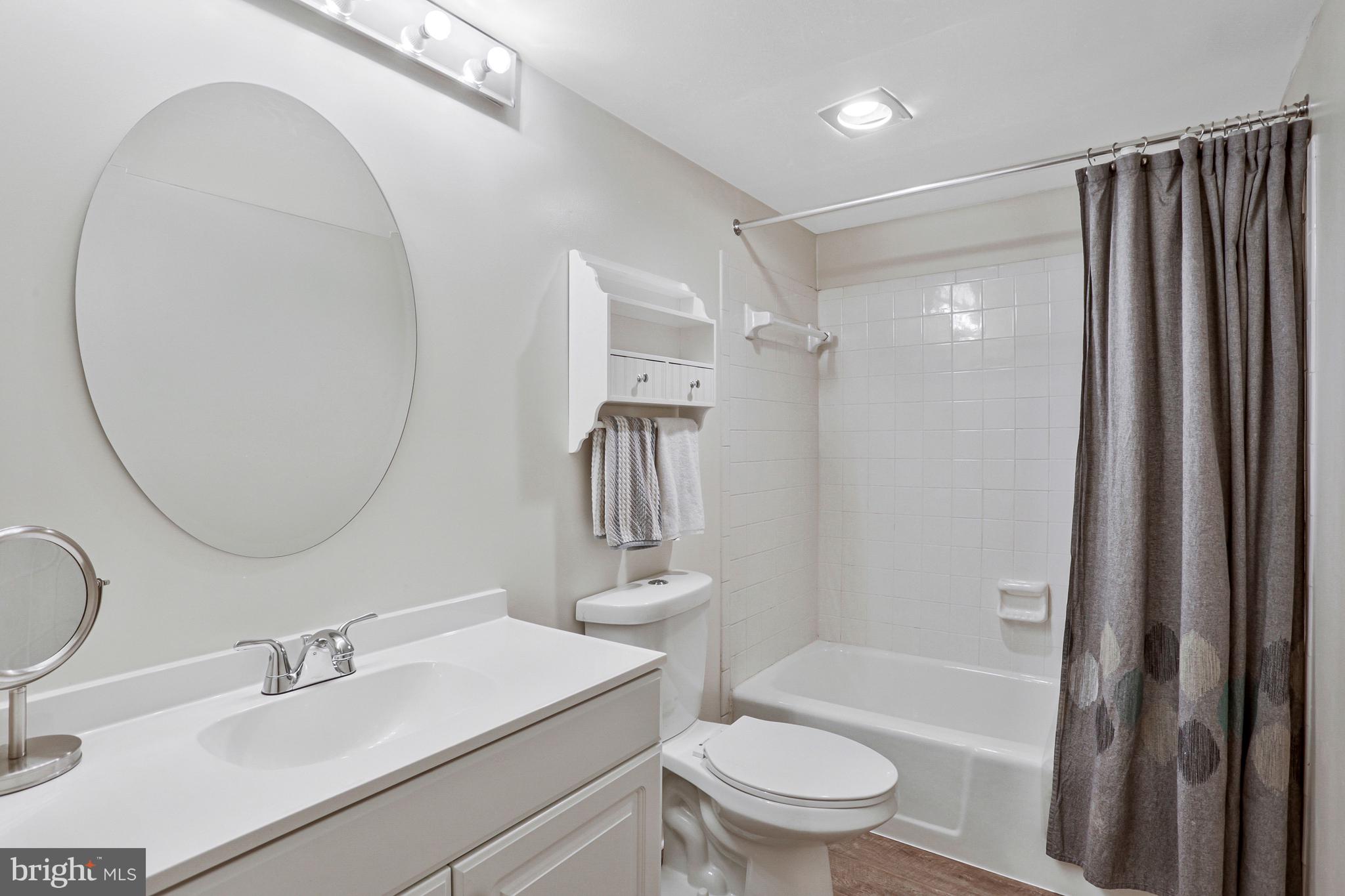COLONIES AT MCLEAN - Residential