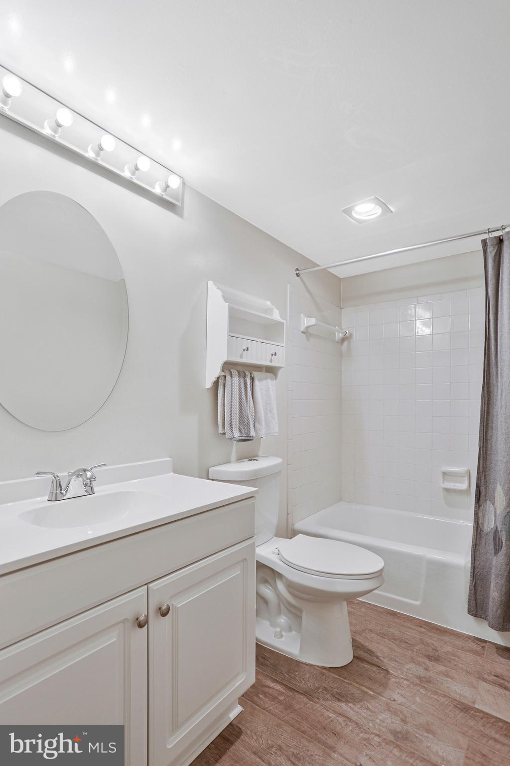 COLONIES AT MCLEAN - Residential