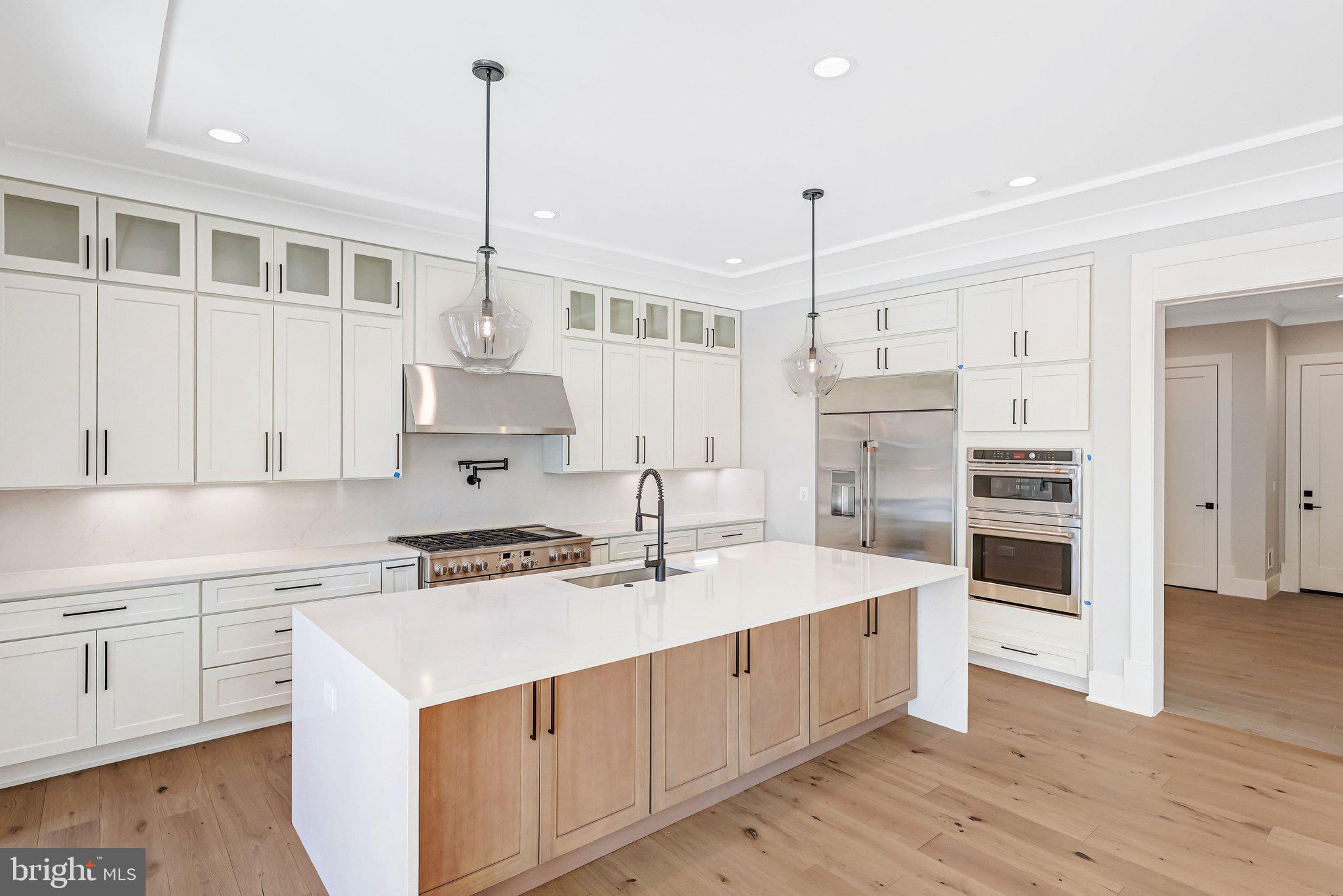 CHESTNUT KNOLLS - Residential