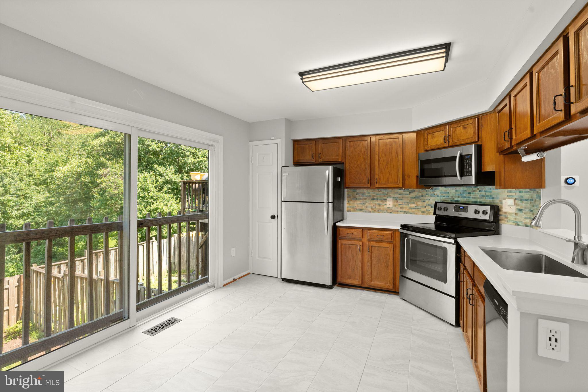 LAKE RIDGE - Residential