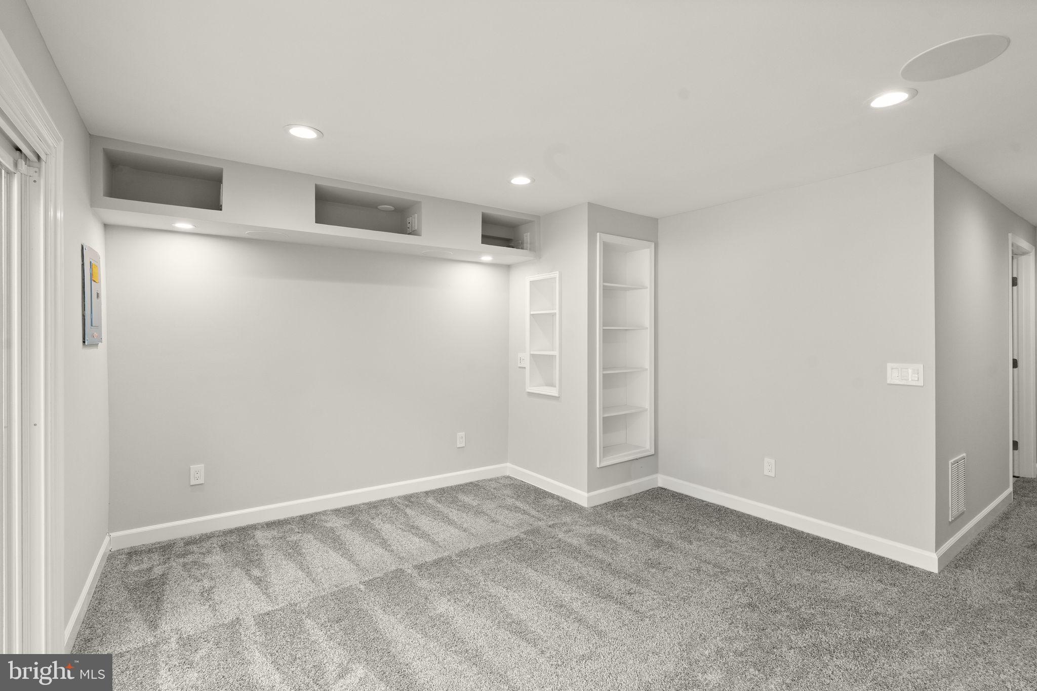 LAKE RIDGE - Residential