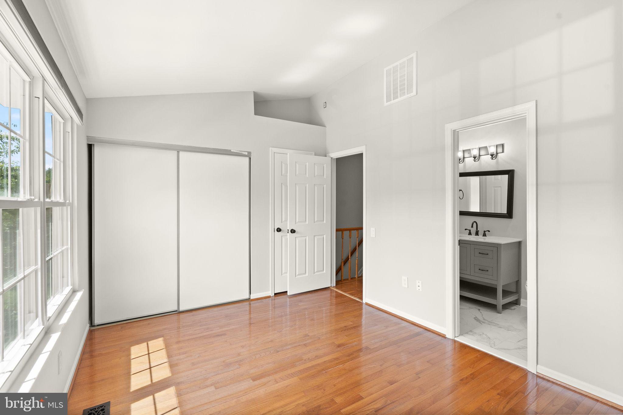 LAKE RIDGE - Residential