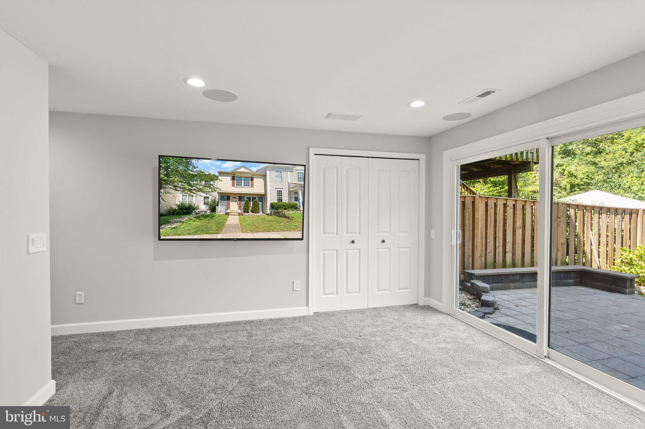 LAKE RIDGE - Residential