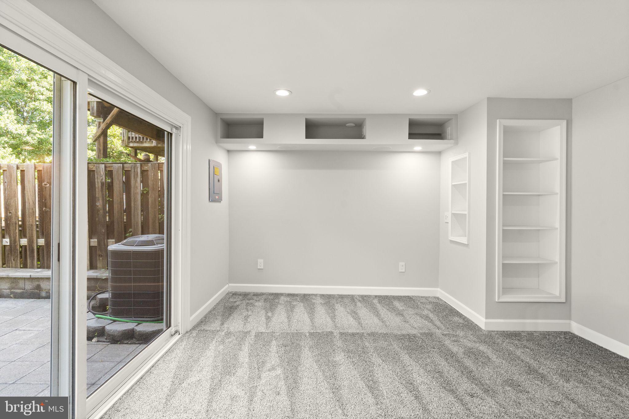 LAKE RIDGE - Residential