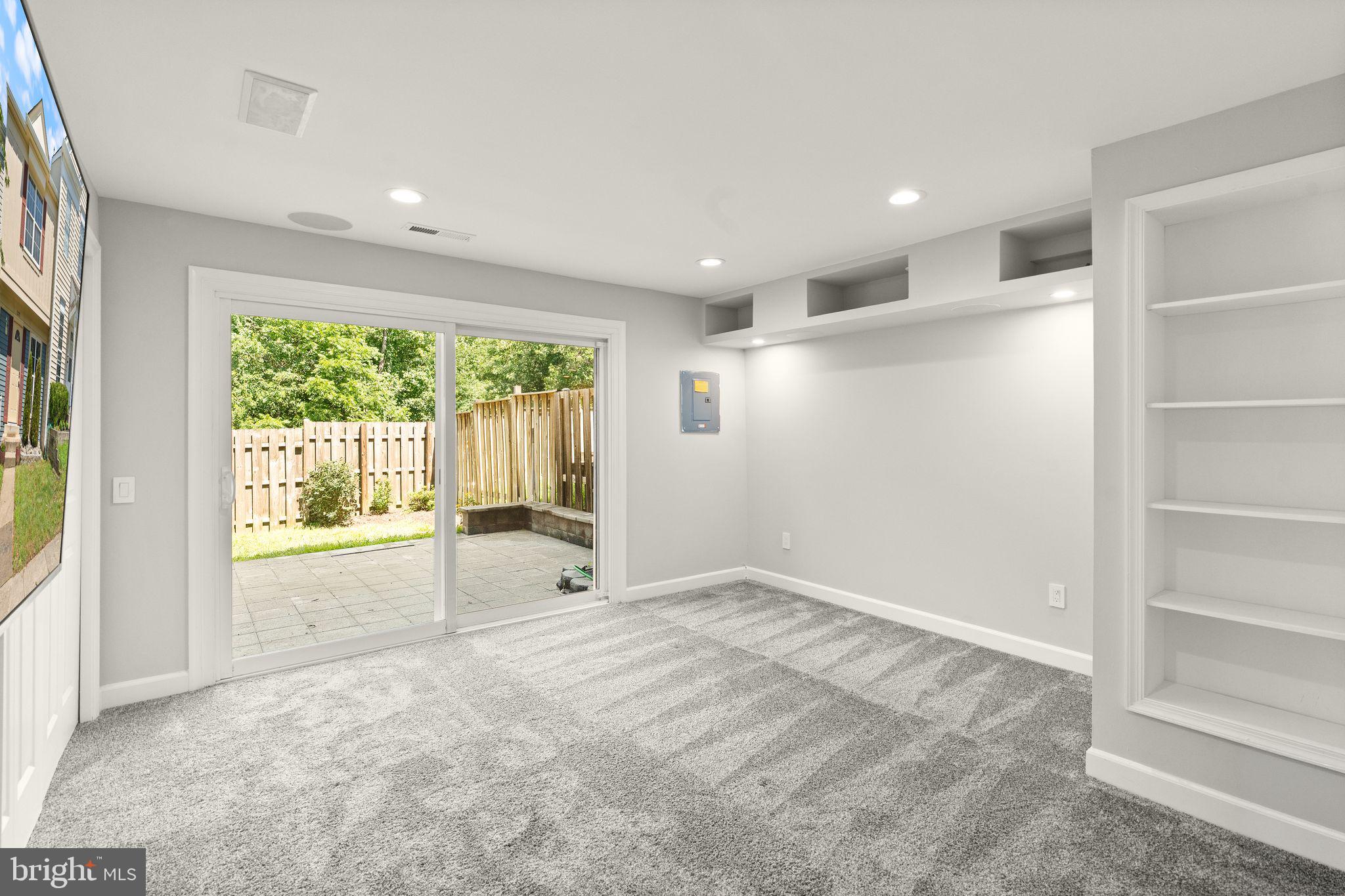 LAKE RIDGE - Residential