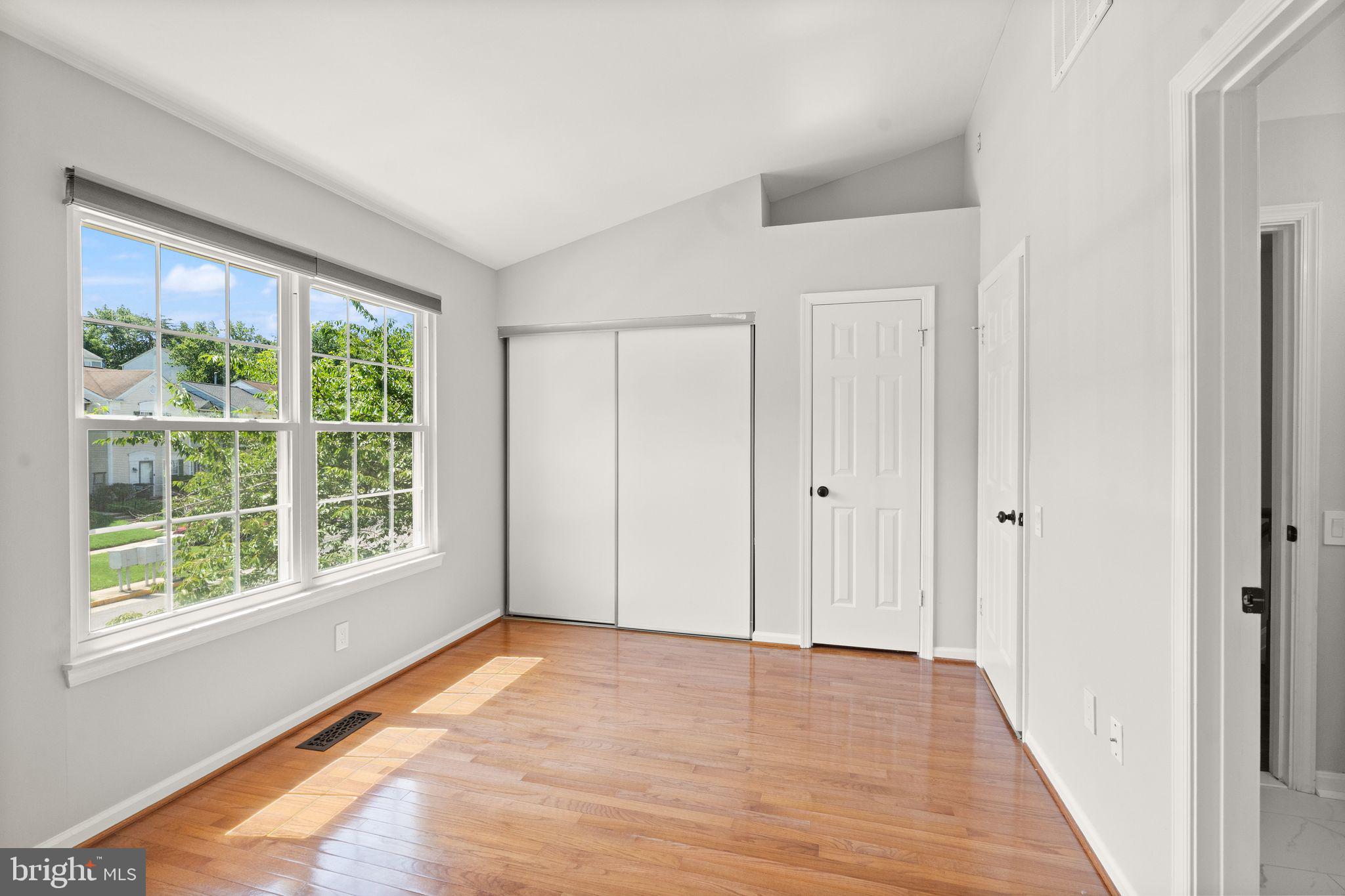 LAKE RIDGE - Residential