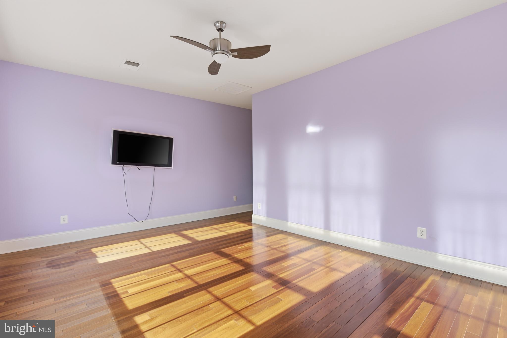 BELMONT COUNTRY CLUB - Residential