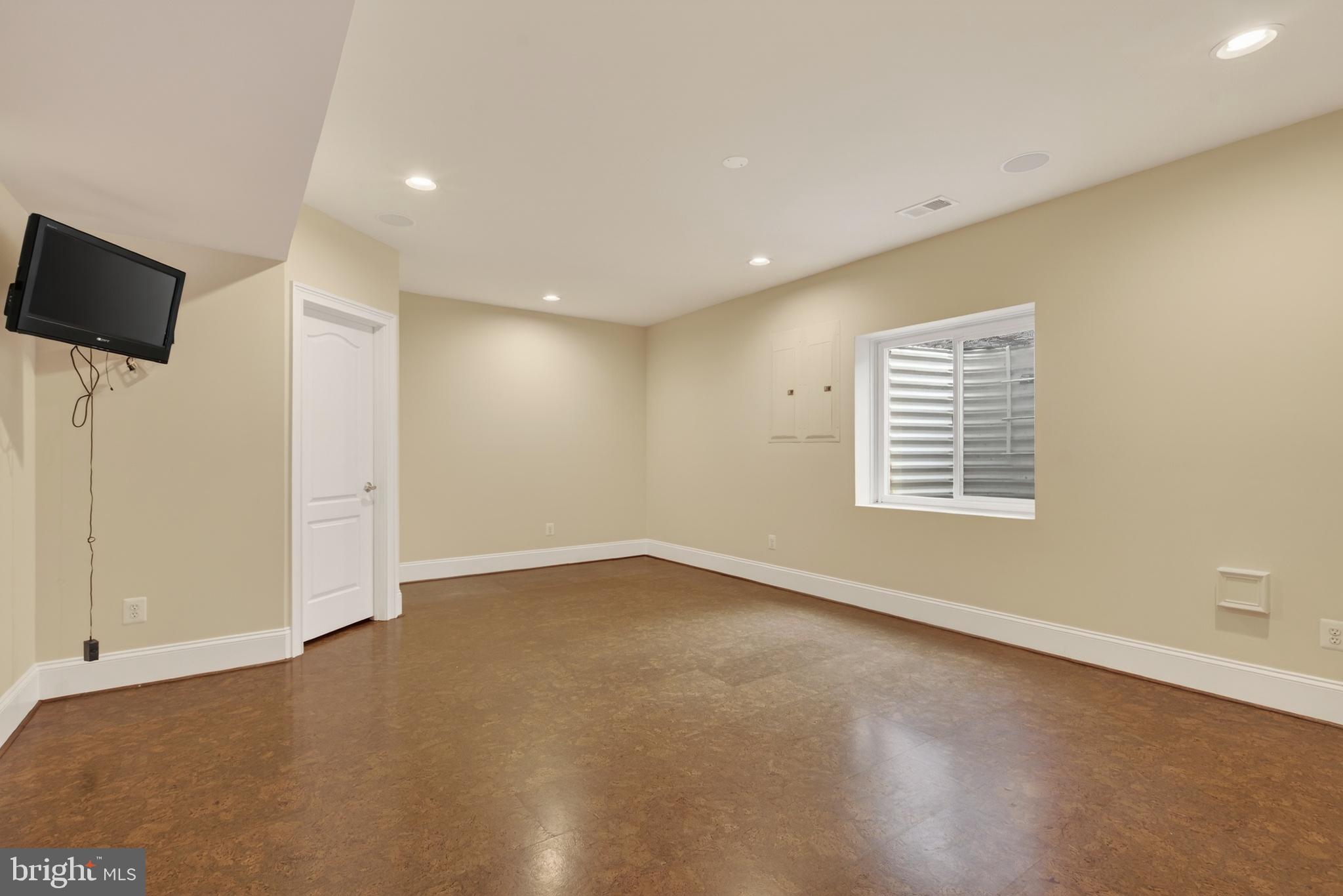 BELMONT COUNTRY CLUB - Residential