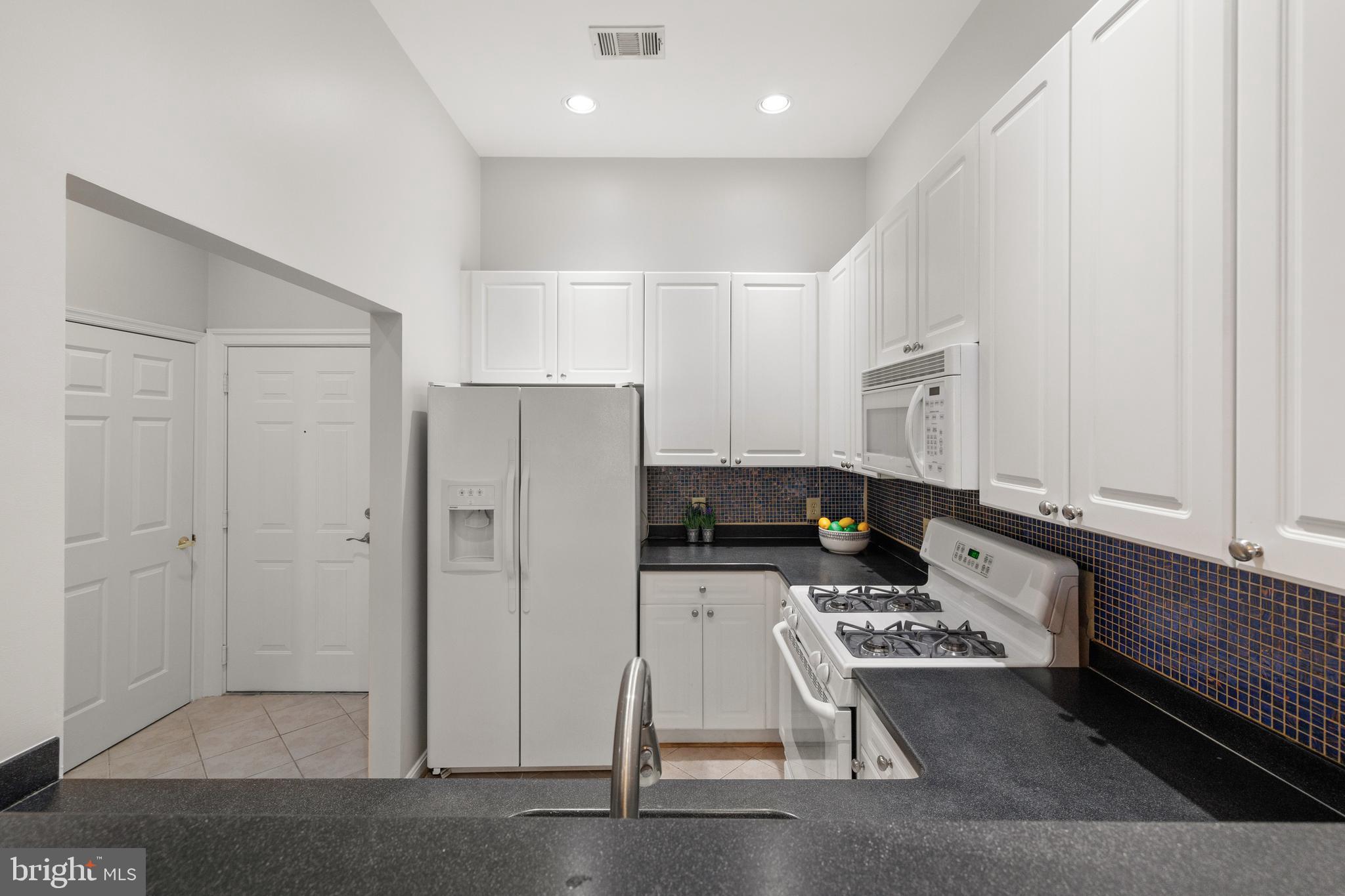 CAMERON STATION - Residential