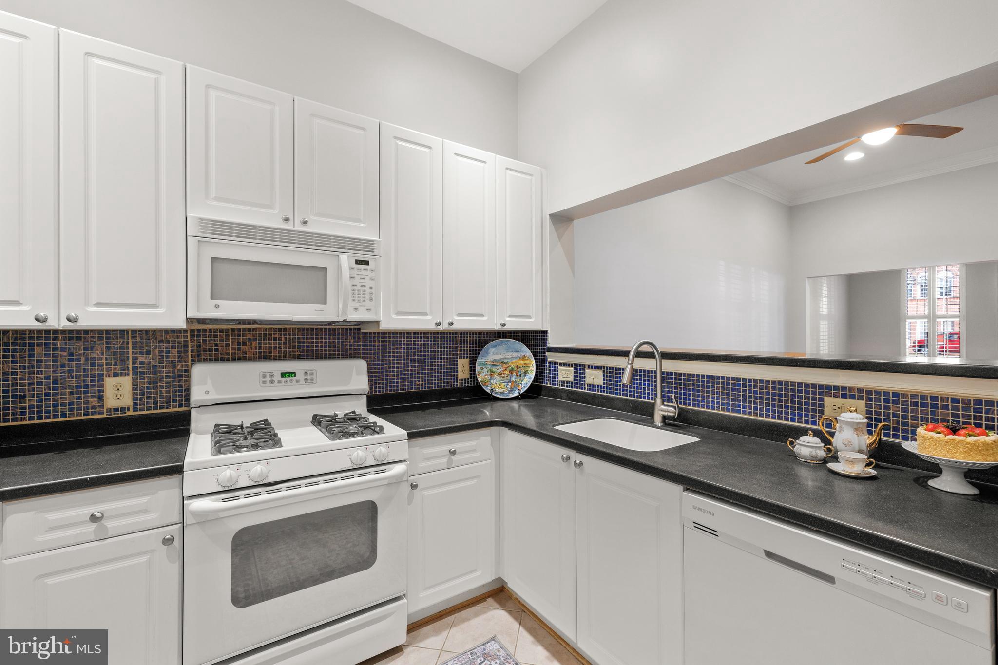 CAMERON STATION - Residential