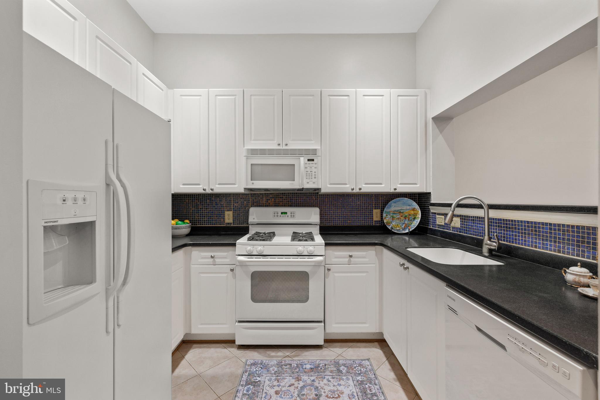 CAMERON STATION - Residential