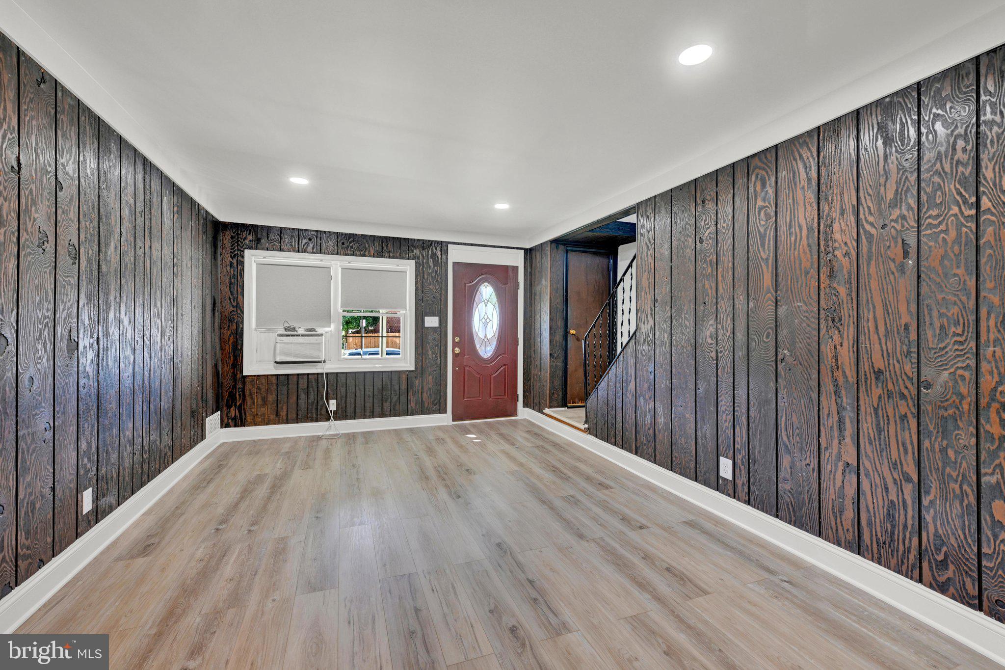 GRAY MANOR - Residential