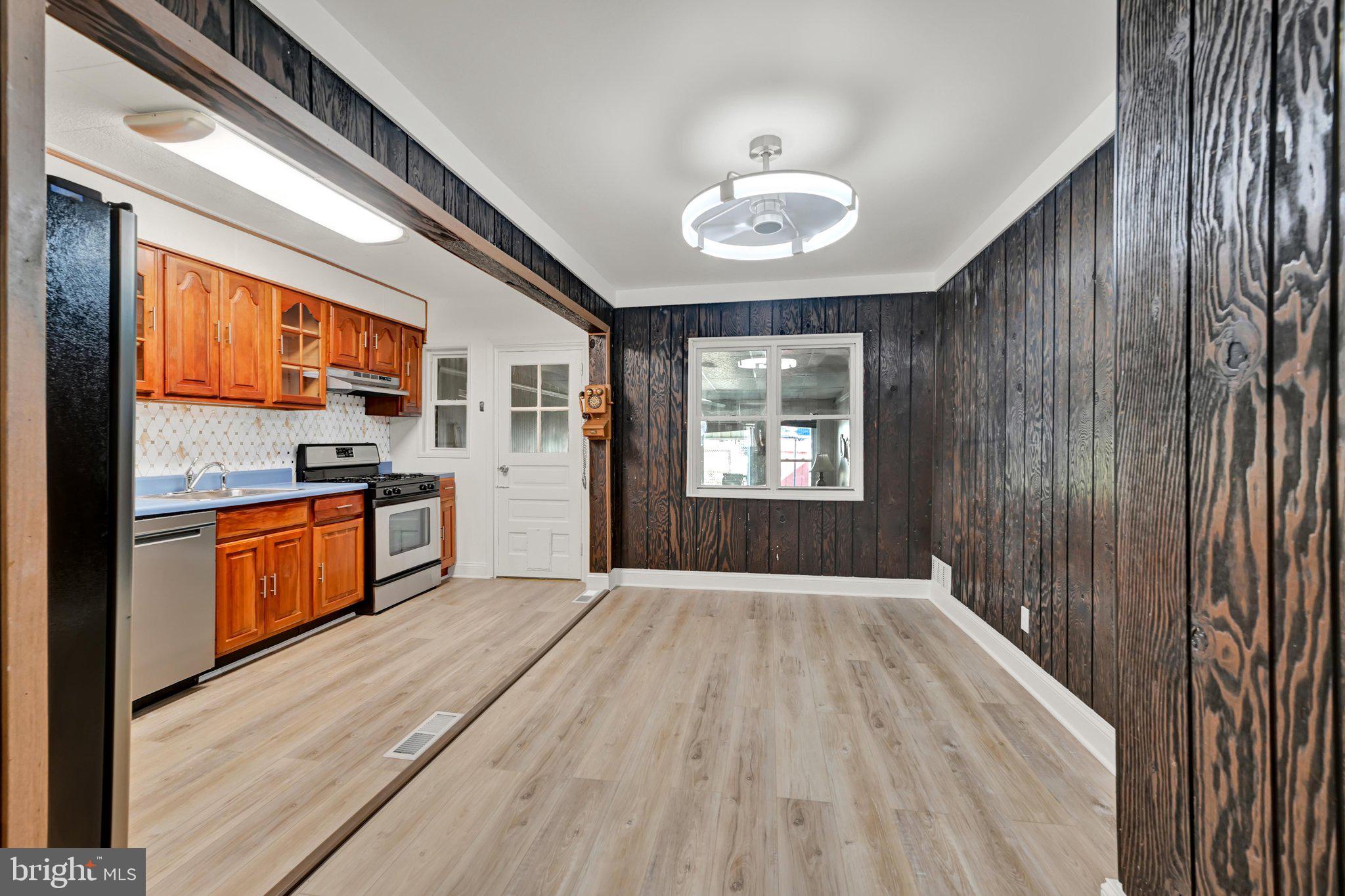 GRAY MANOR - Residential