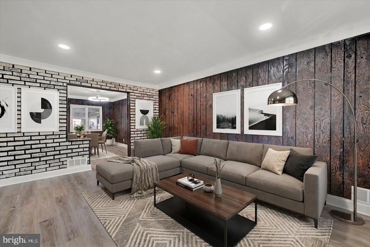 GRAY MANOR - Residential