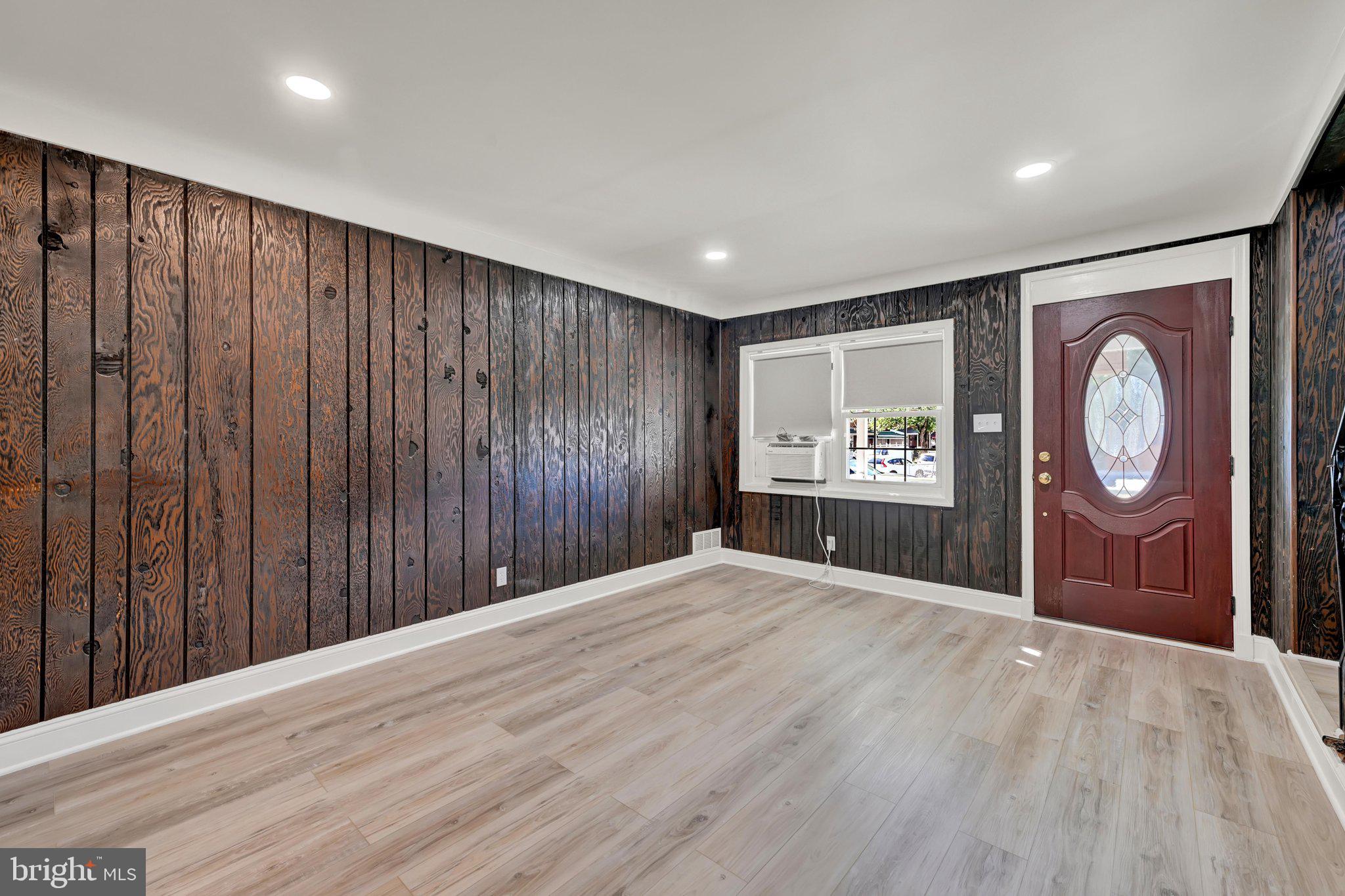 GRAY MANOR - Residential