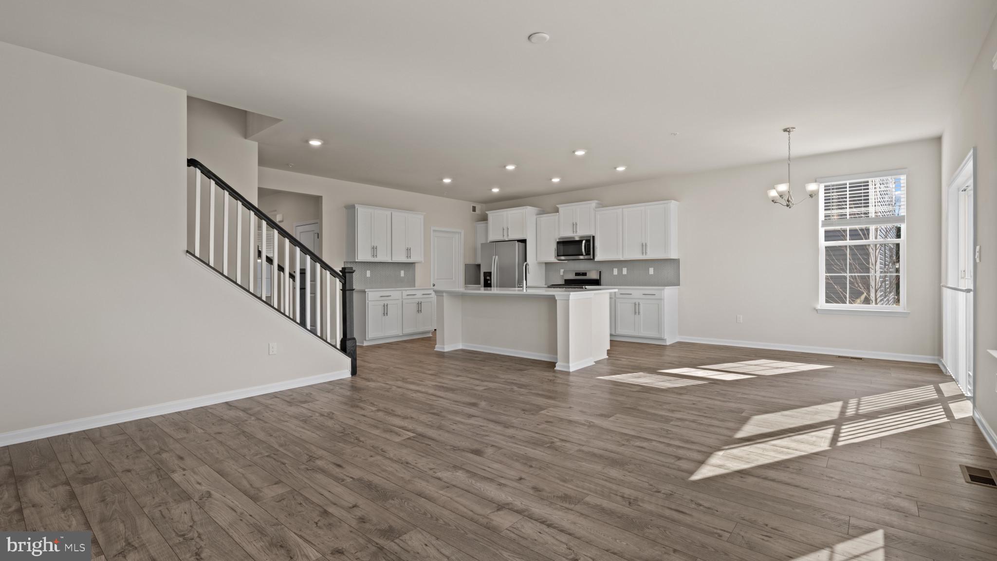 SUMMERVALE - Residential