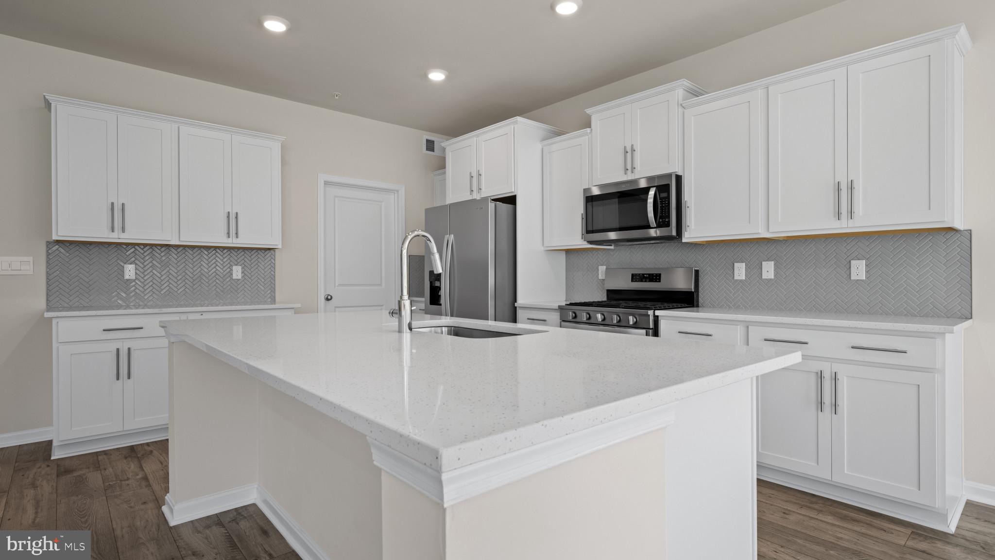 SUMMERVALE - Residential