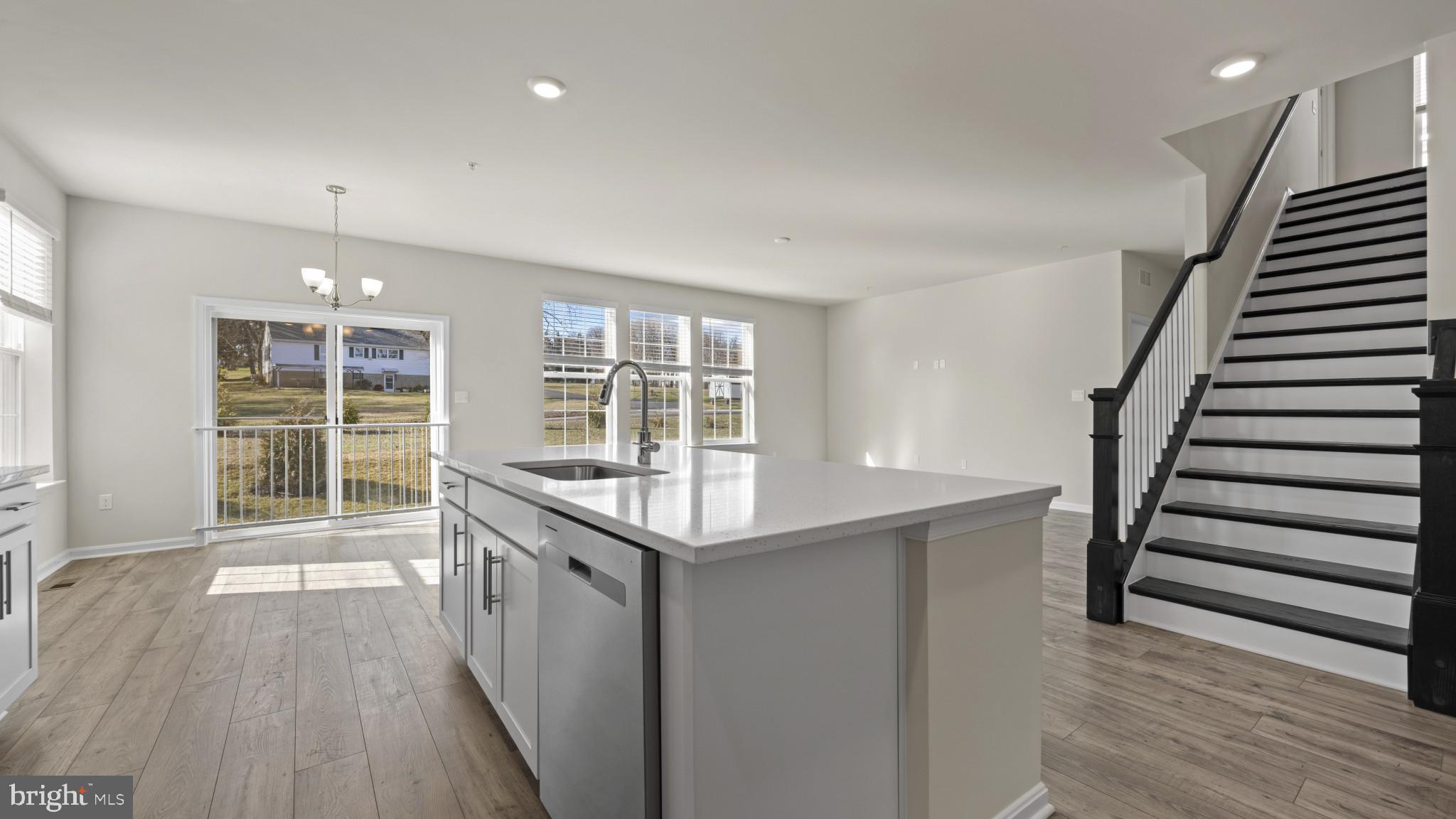 SUMMERVALE - Residential