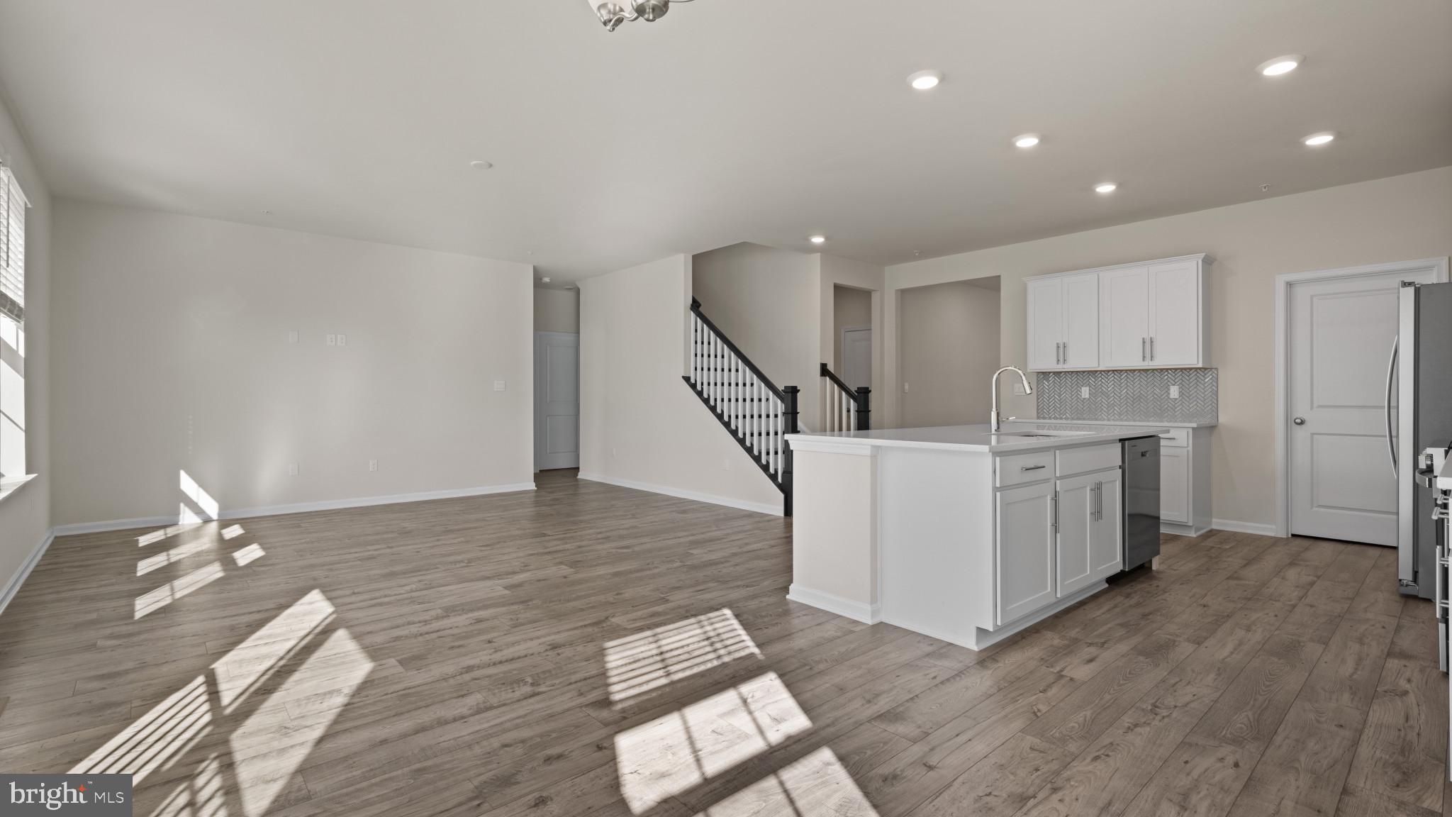 SUMMERVALE - Residential