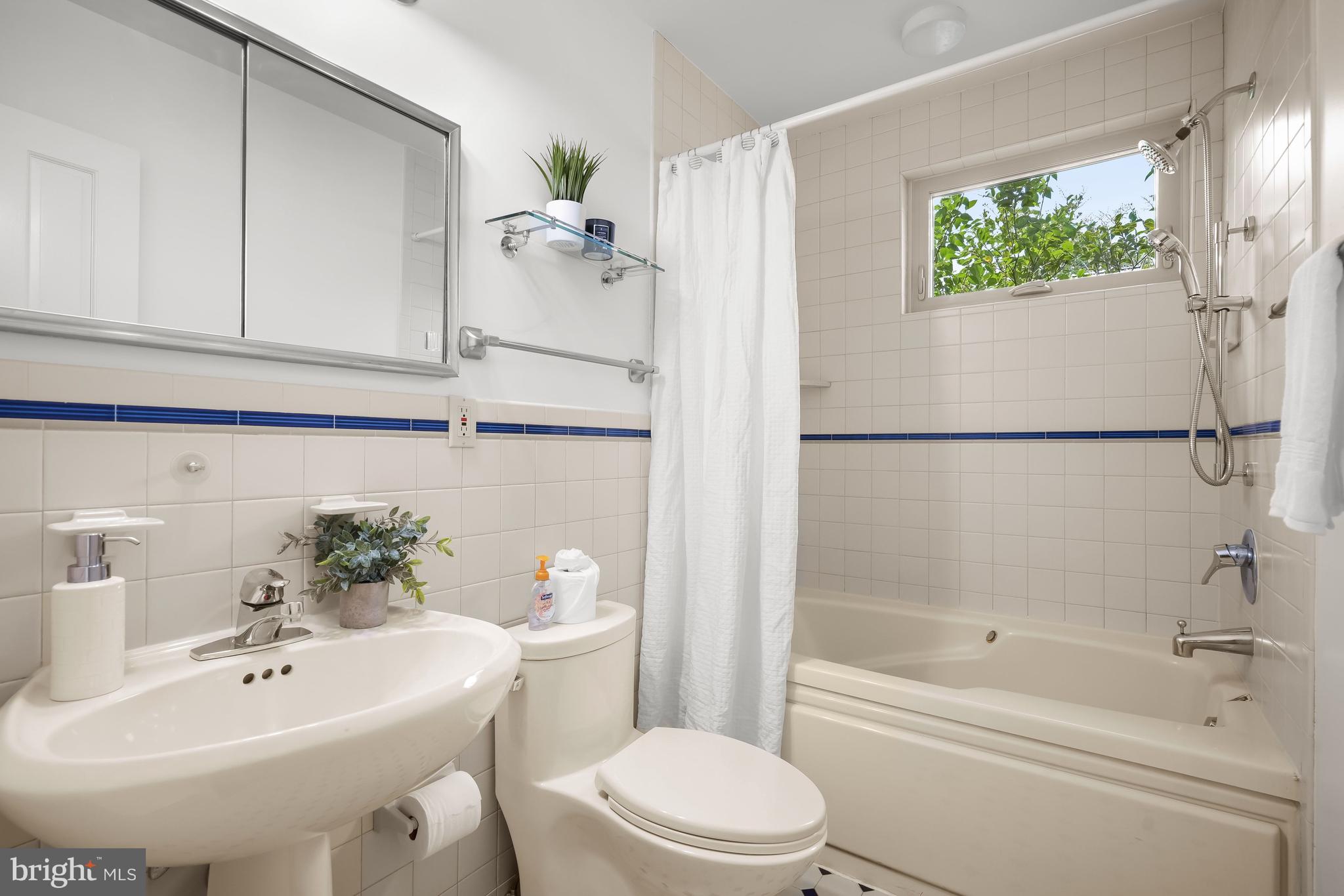 MAPLEWOOD - Residential