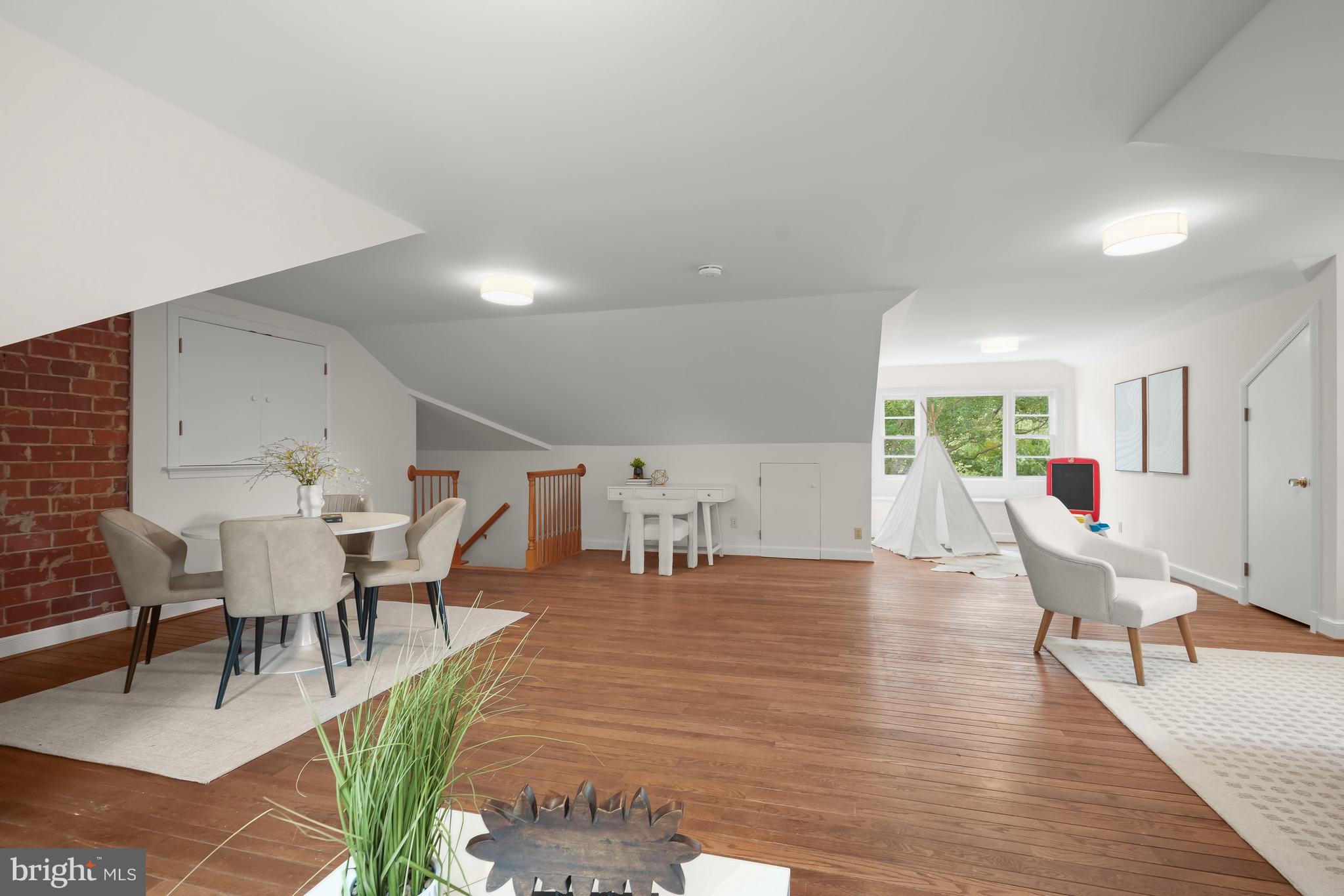 MAPLEWOOD - Residential