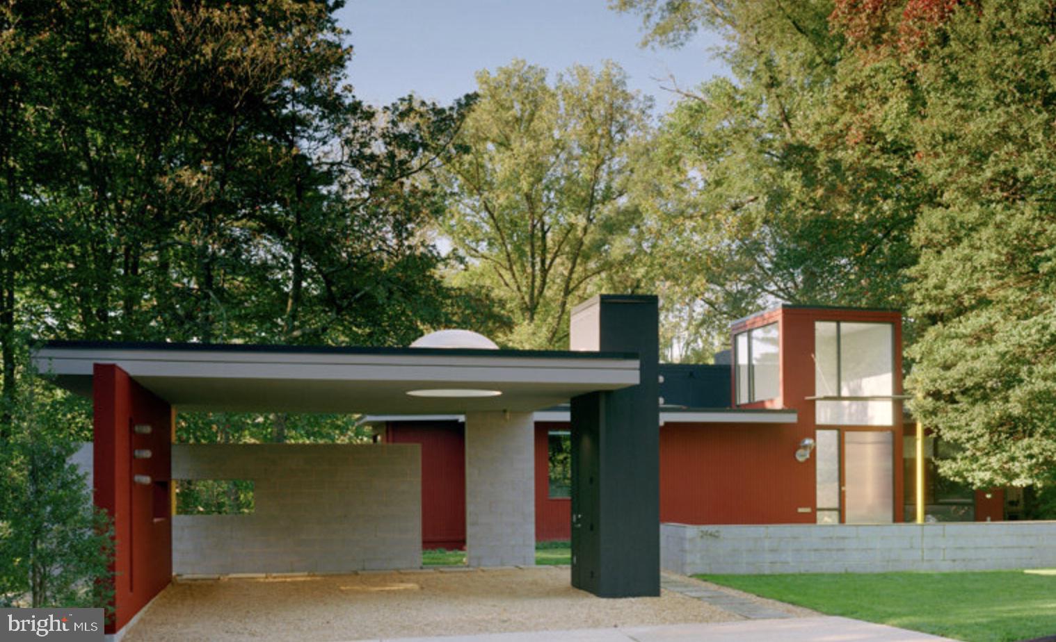 Designed from architect Robert Gurney
Sold off-market