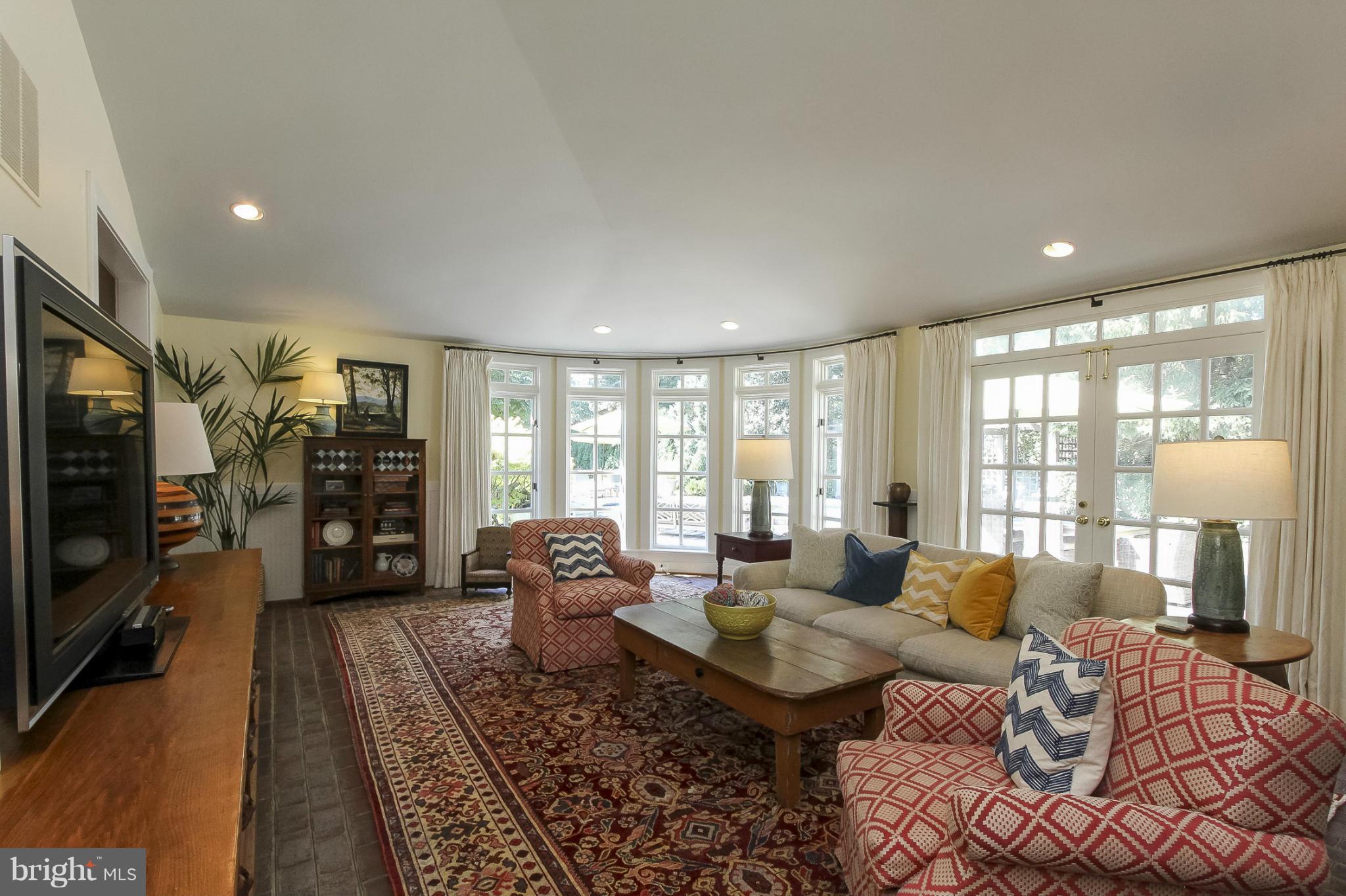 DOWNTOWN LEESBURG - Residential