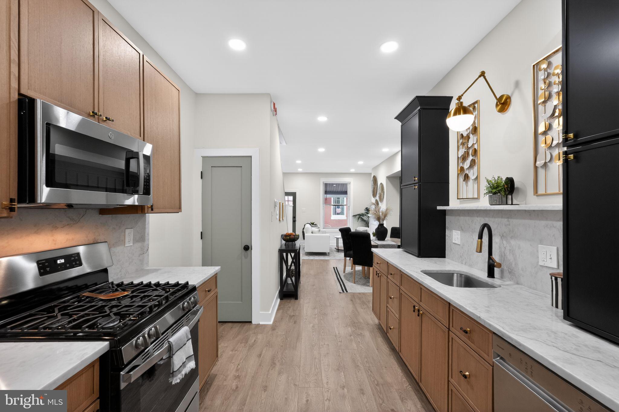 SQUIRREL HILL - Residential