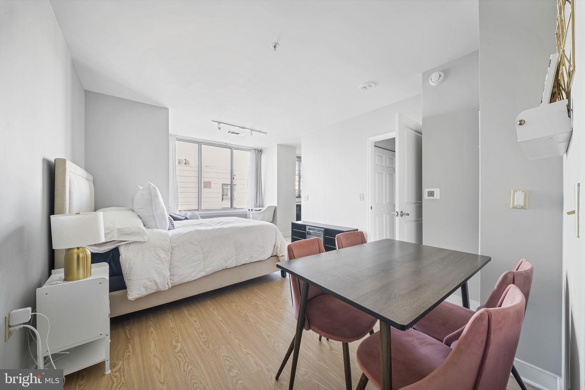 MT VERNON SQUARE - Residential