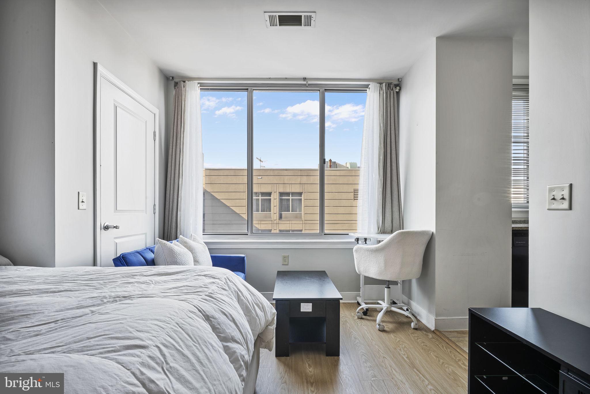 MT VERNON SQUARE - Residential