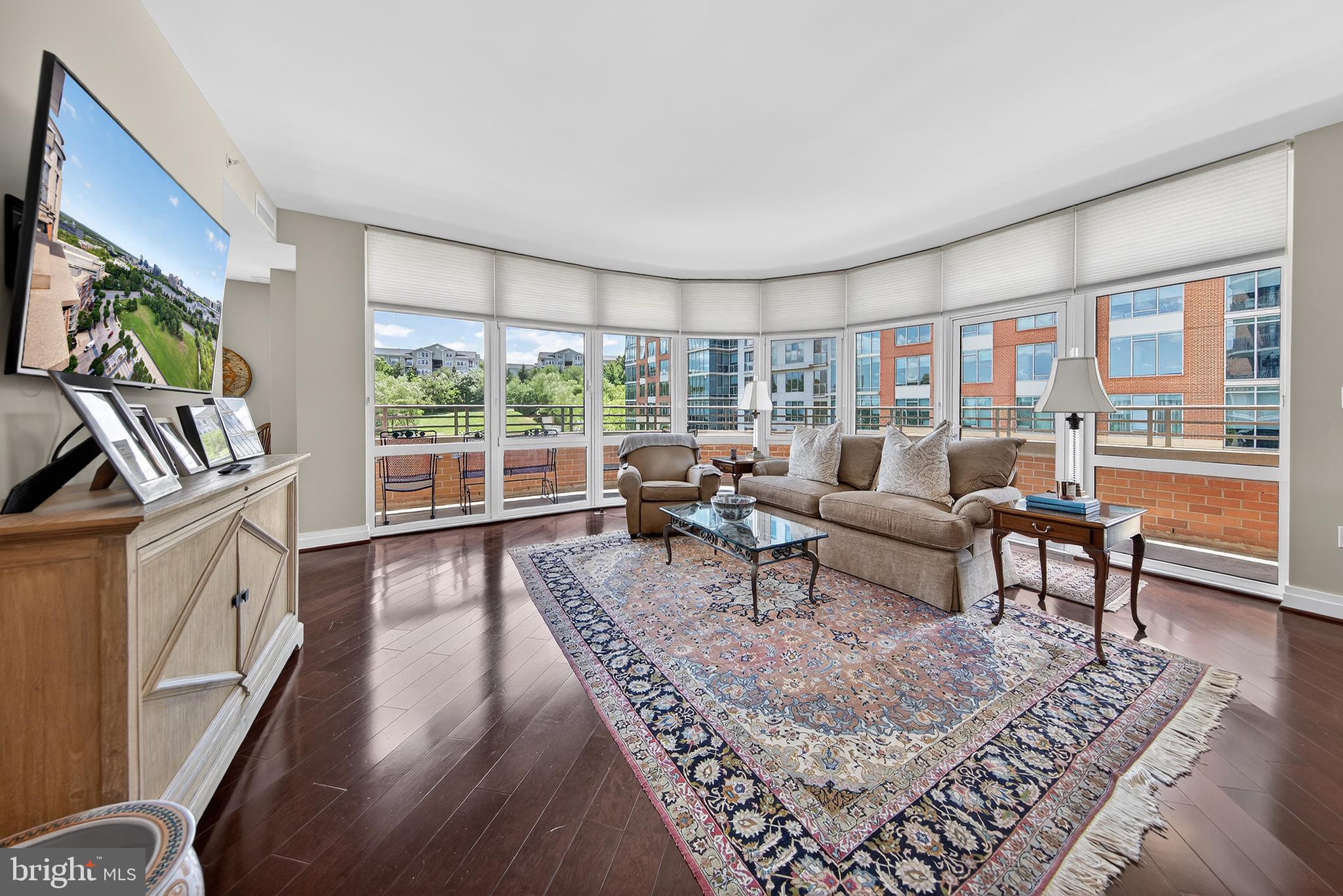 ONE PARK CREST - Residential