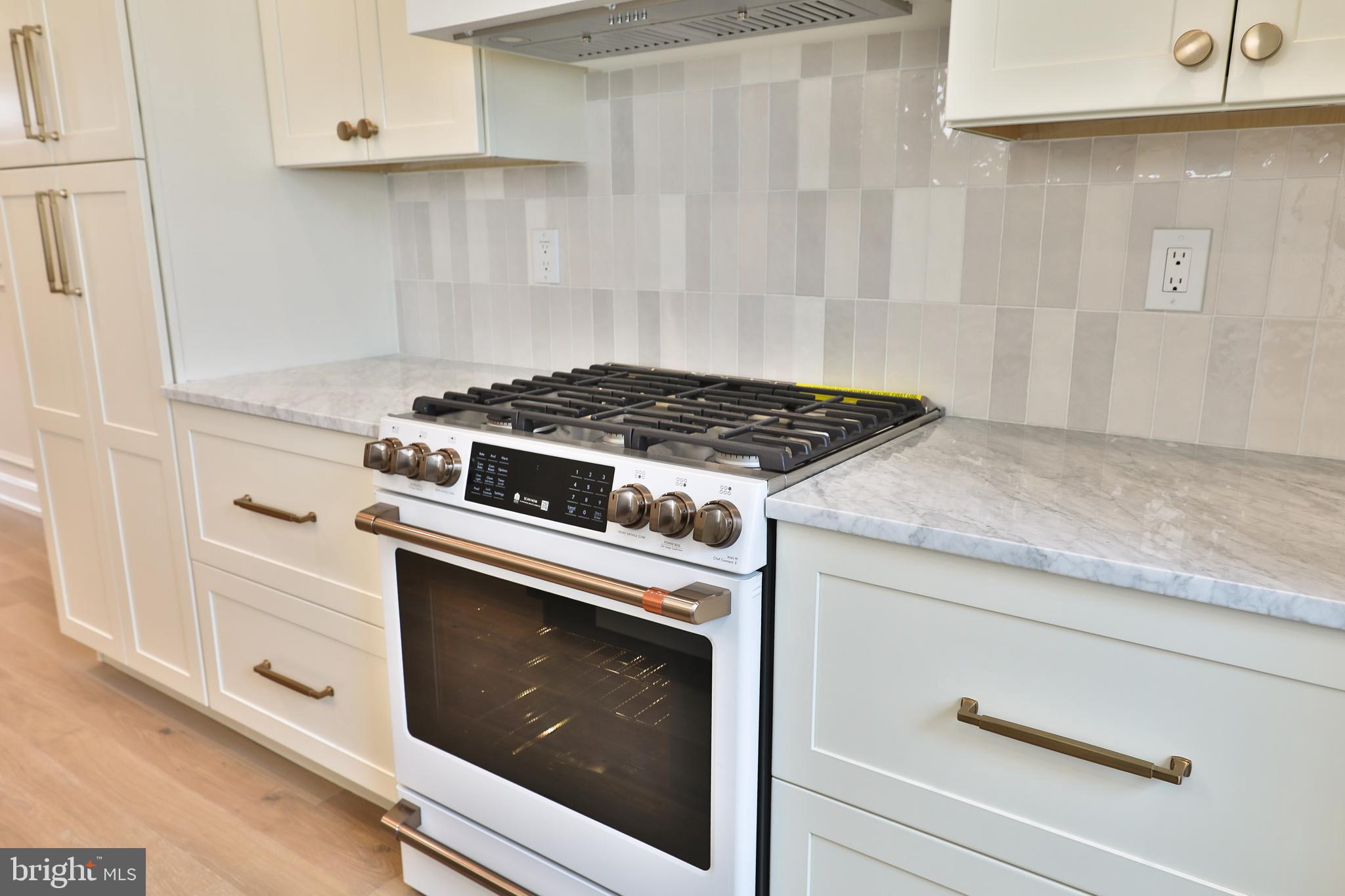 POINT BREEZE - Residential