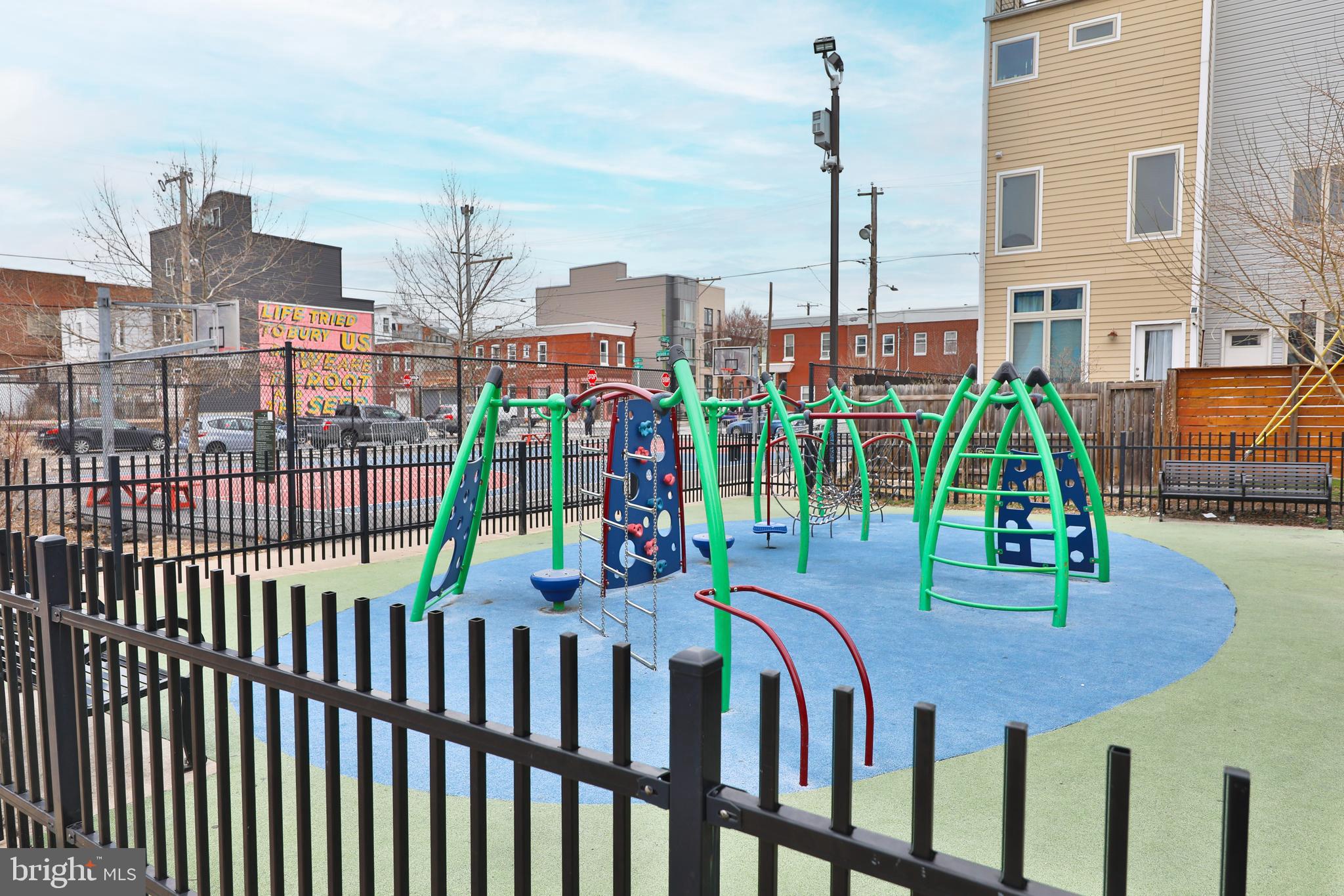 POINT BREEZE - Residential