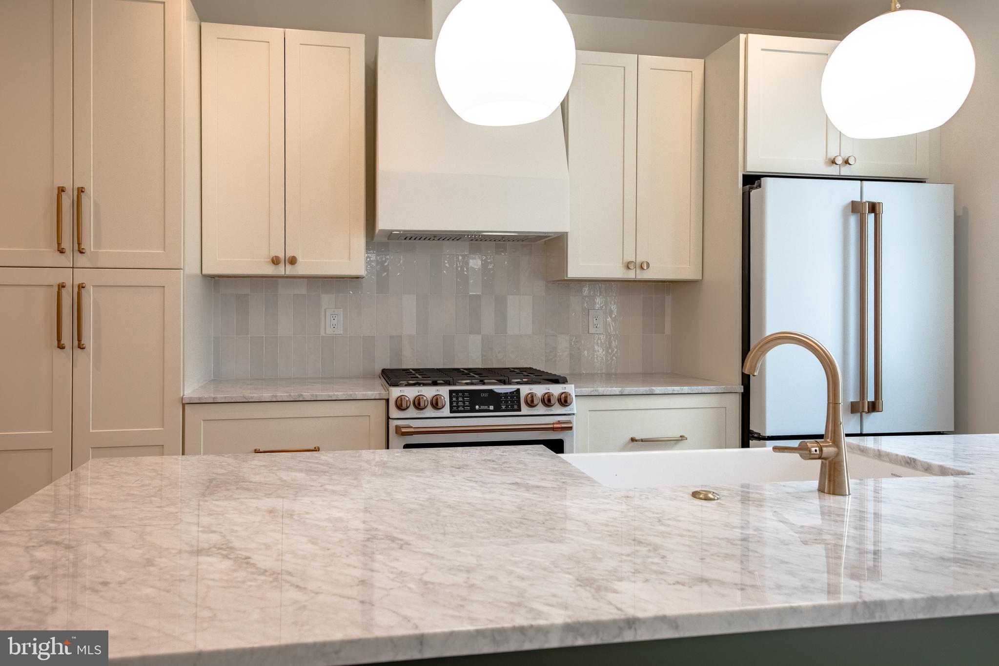 POINT BREEZE - Residential