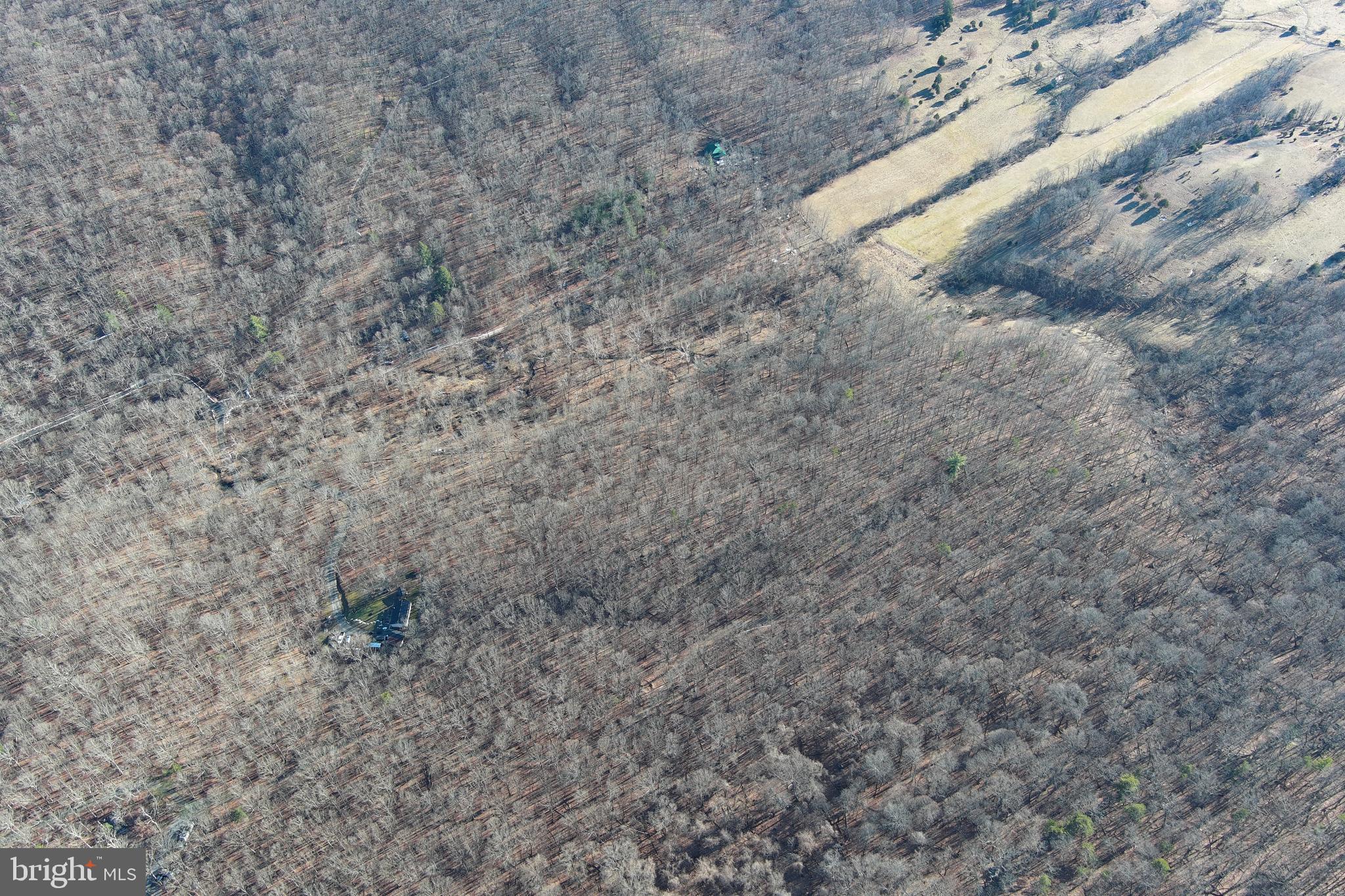 WALNUT BOTTOM HIDEAWAY - Land