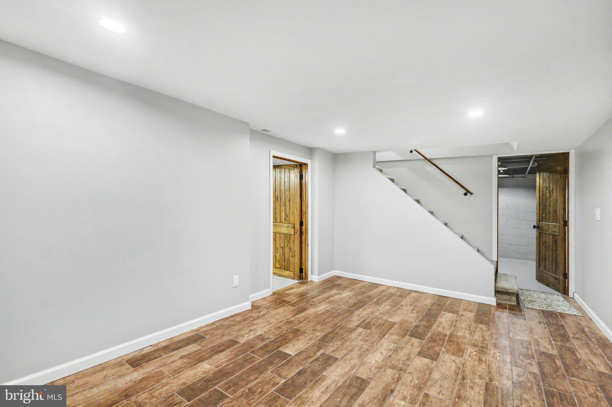 COLLEGE PARK - Residential