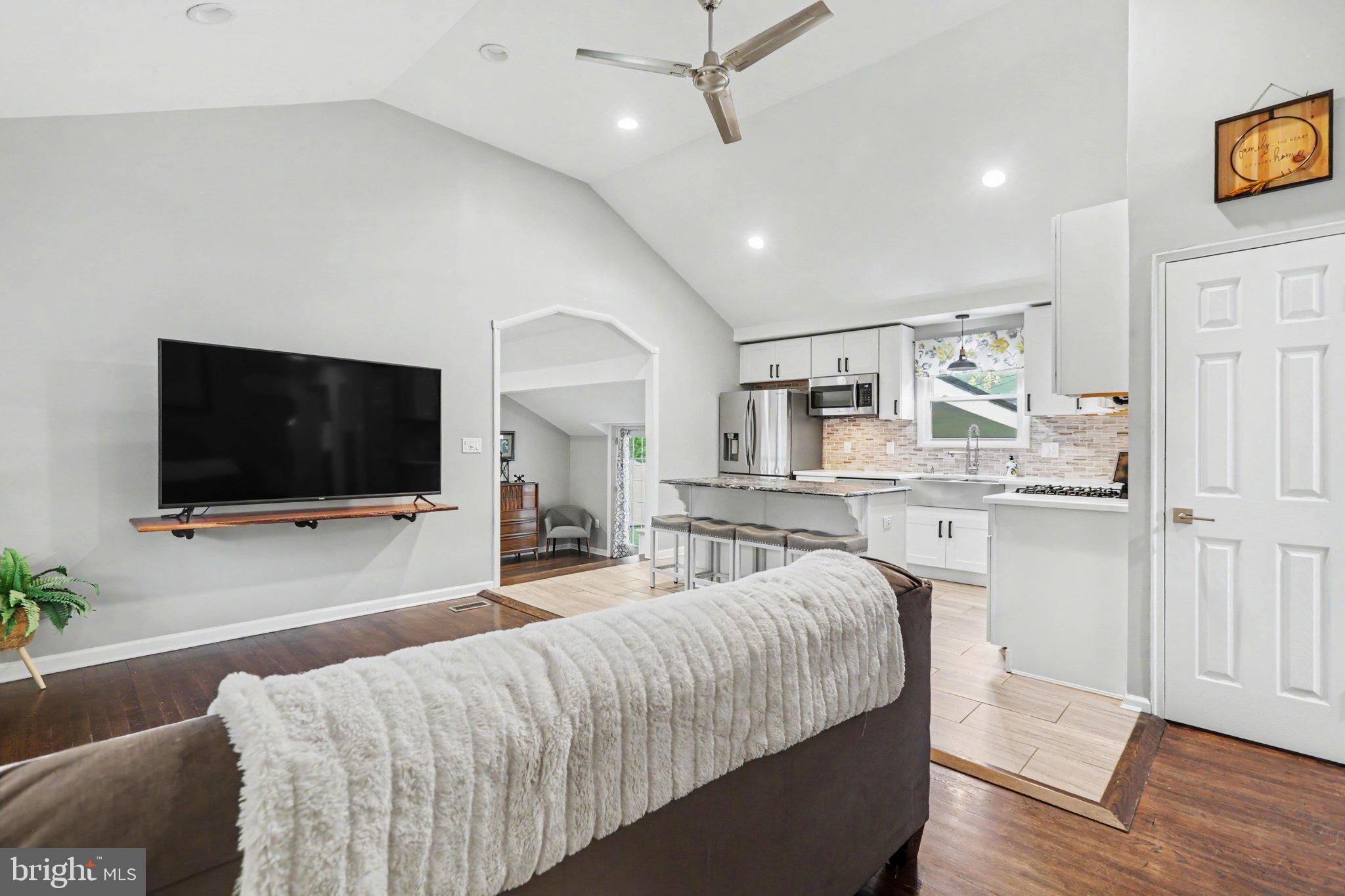 COLLEGE PARK - Residential