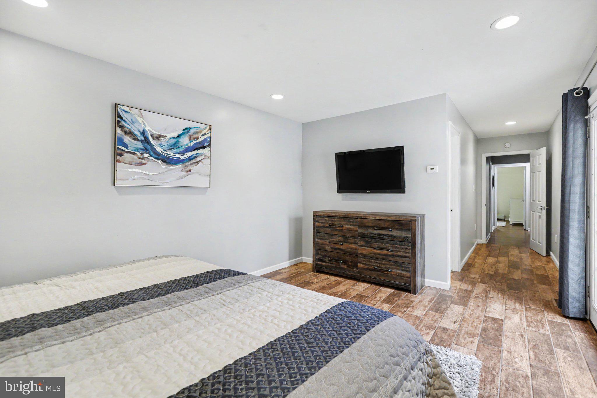 COLLEGE PARK - Residential