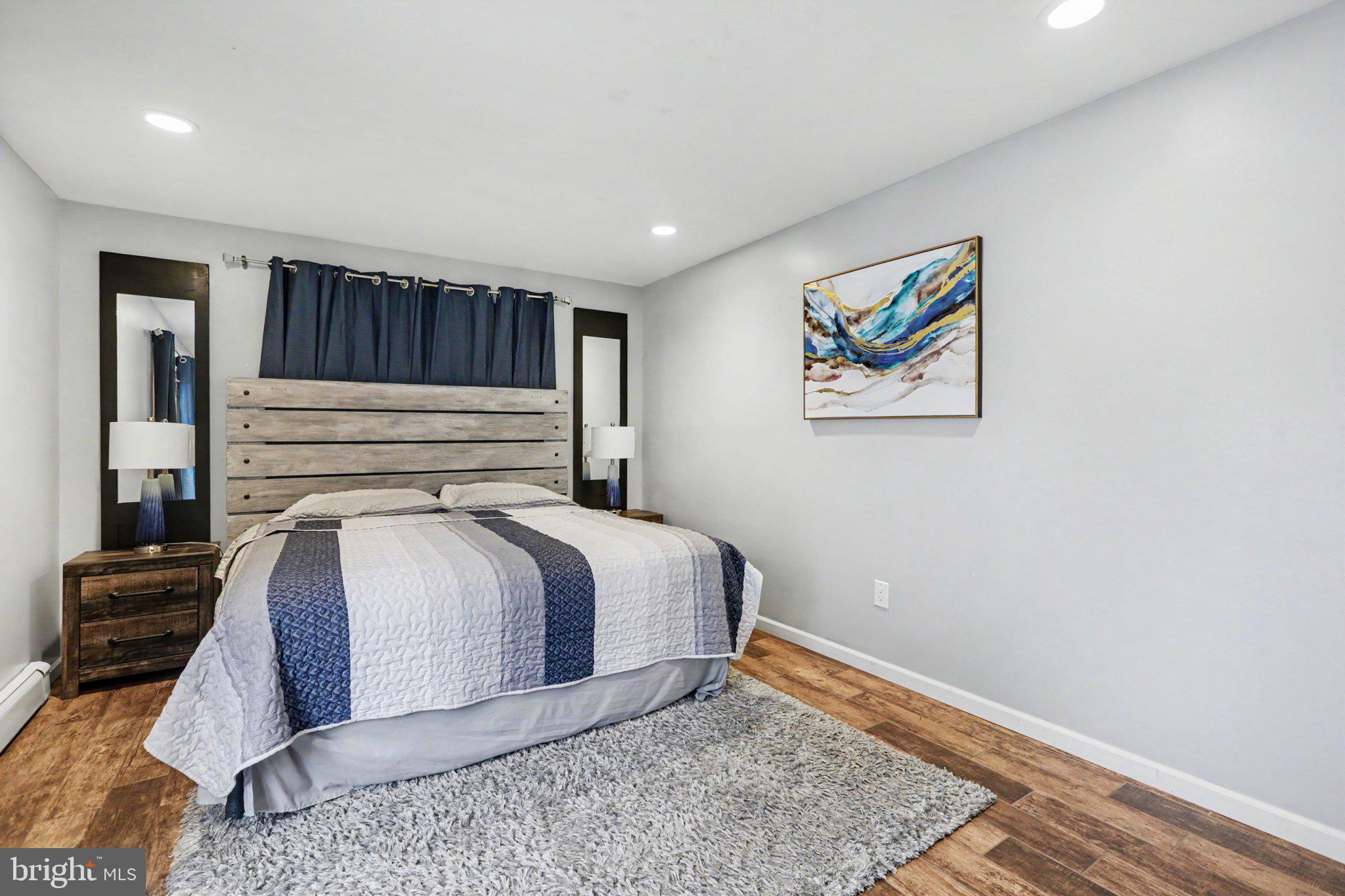 COLLEGE PARK - Residential