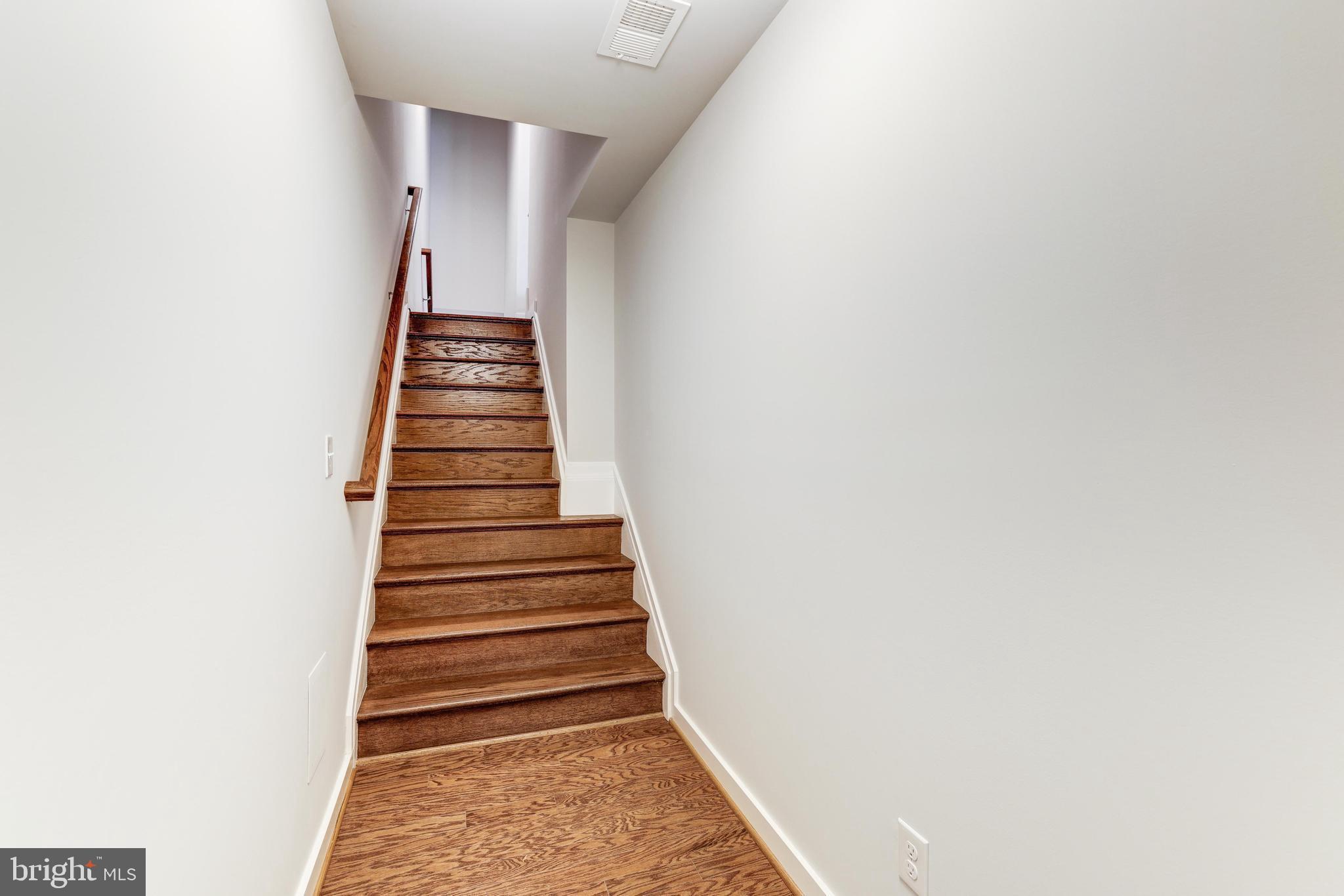 TOWNES OF BURKE - Residential Lease