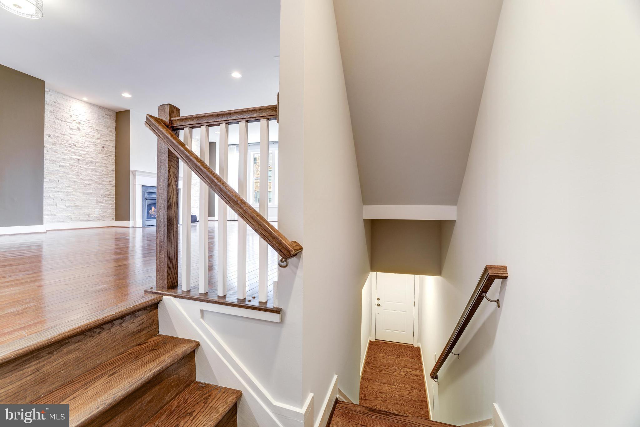 TOWNES OF BURKE - Residential Lease