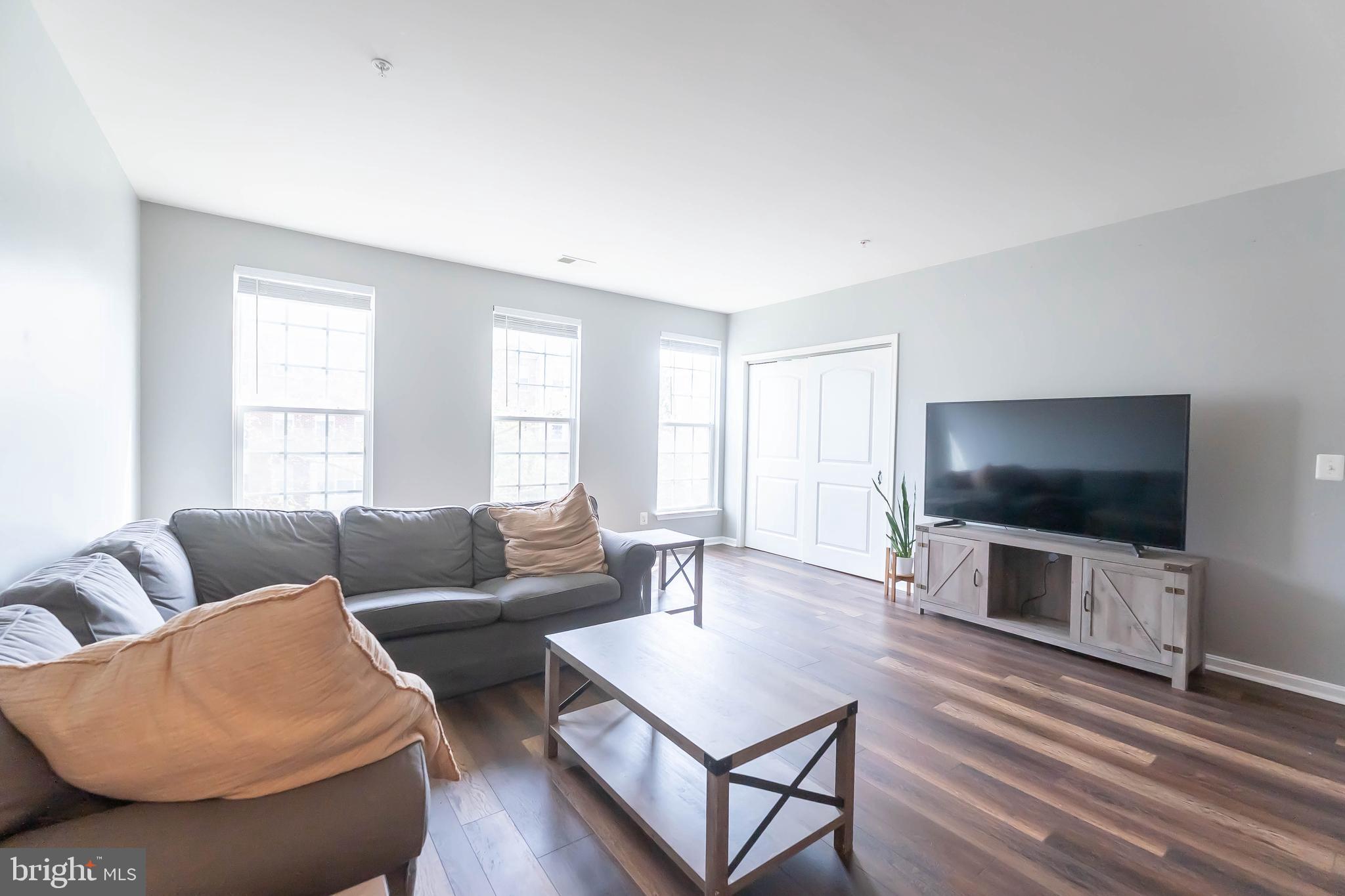 MARKET CENTER CONDOMINIUM - Residential
