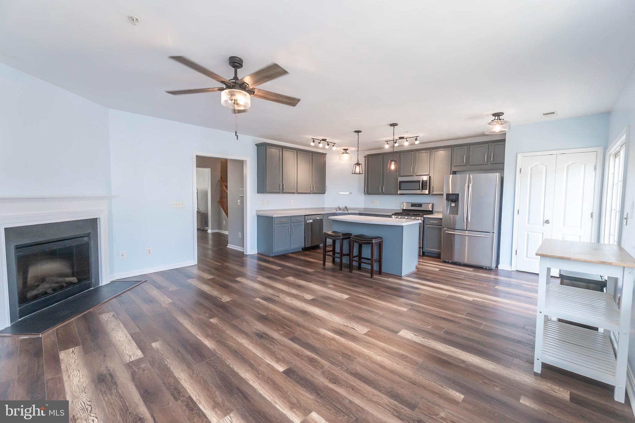 MARKET CENTER CONDOMINIUM - Residential