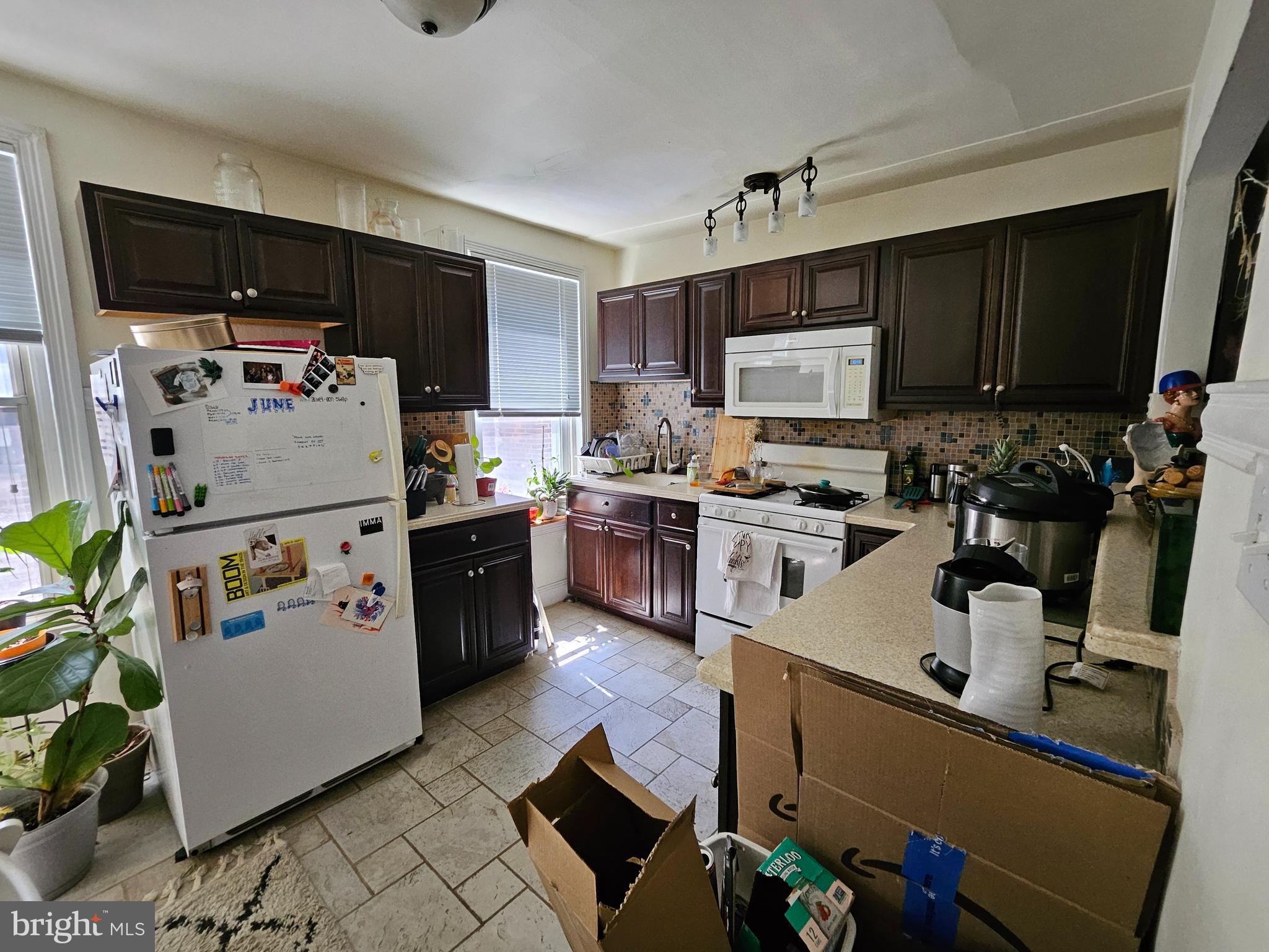 FAIRMOUNT - Residential Income