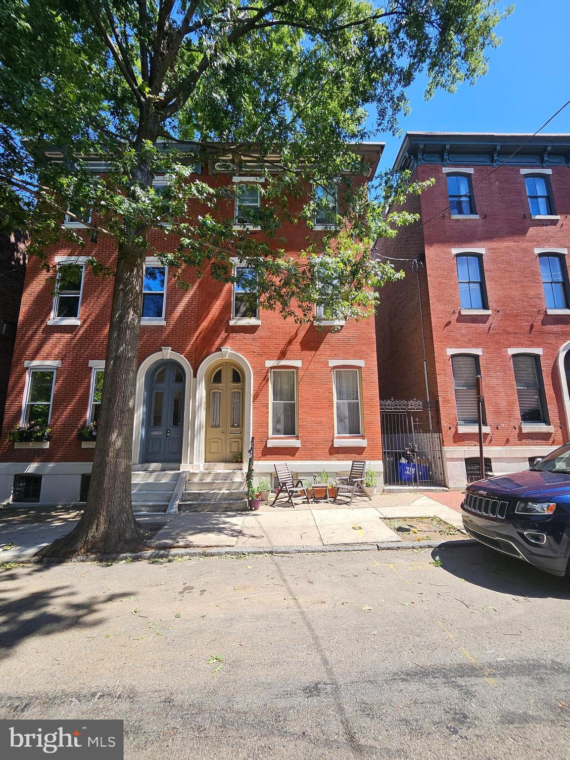 FAIRMOUNT - Residential Income